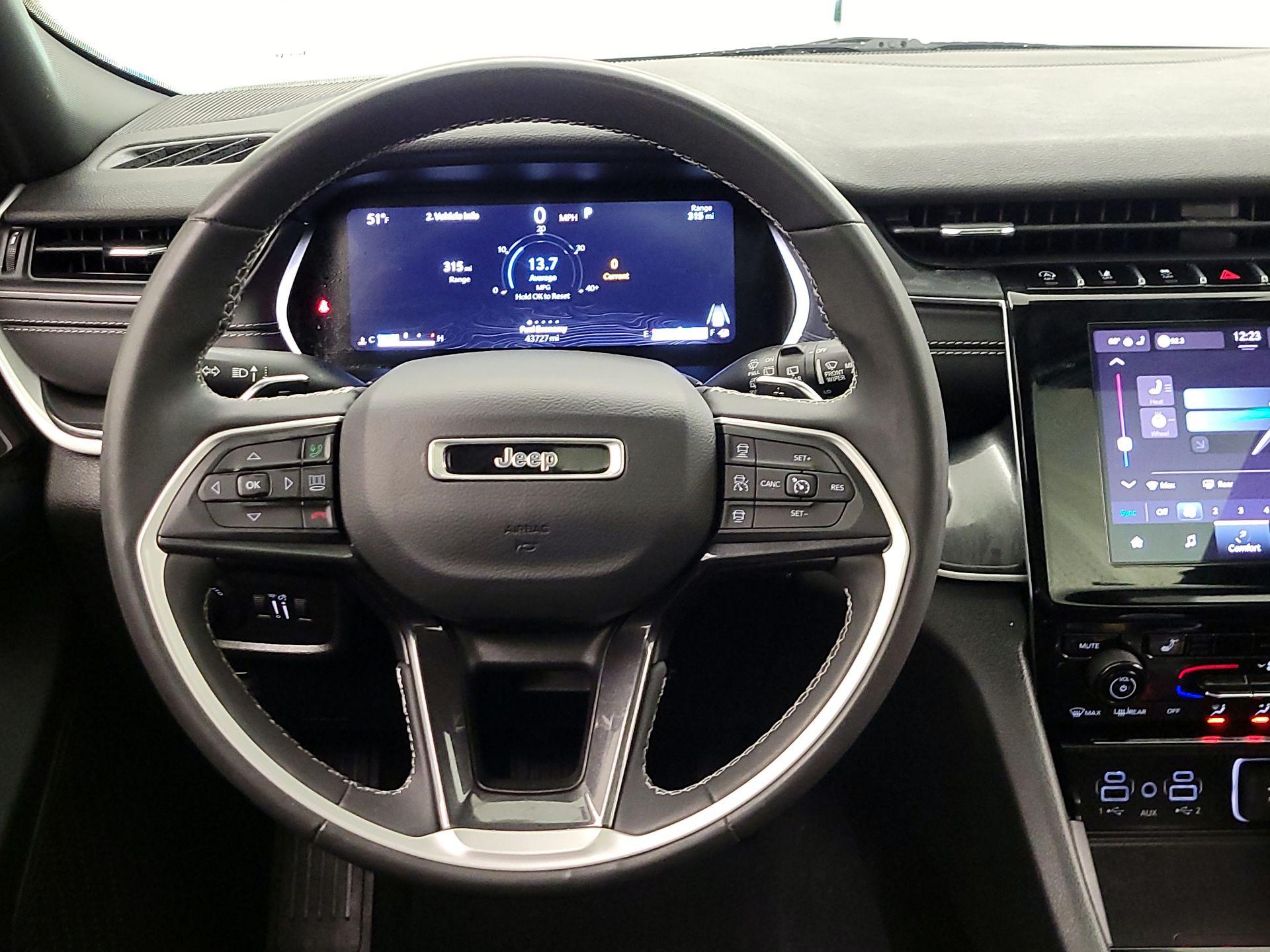 Thumbnail: 2023 Jeep Grand Cherokee - 10