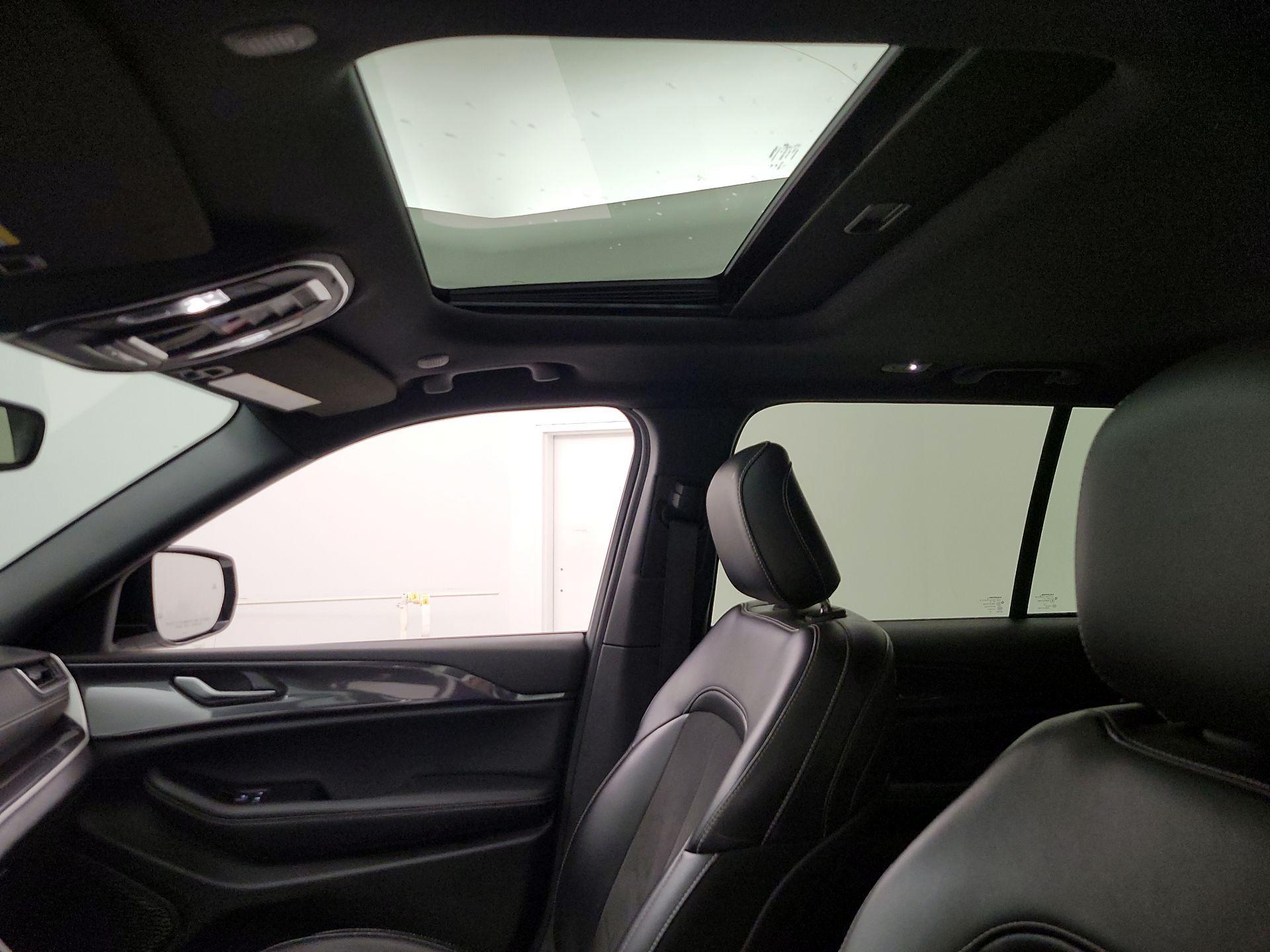 Thumbnail: 2023 Jeep Grand Cherokee - 19