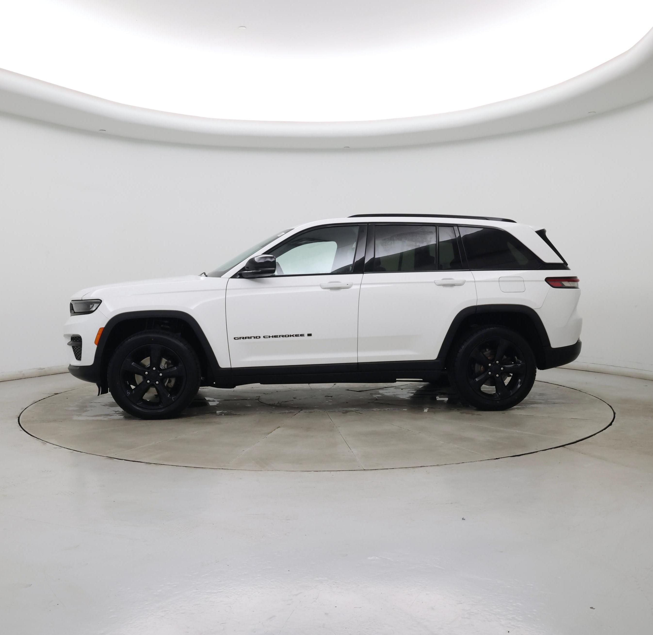 Thumbnail: 2023 Jeep Grand Cherokee - 3