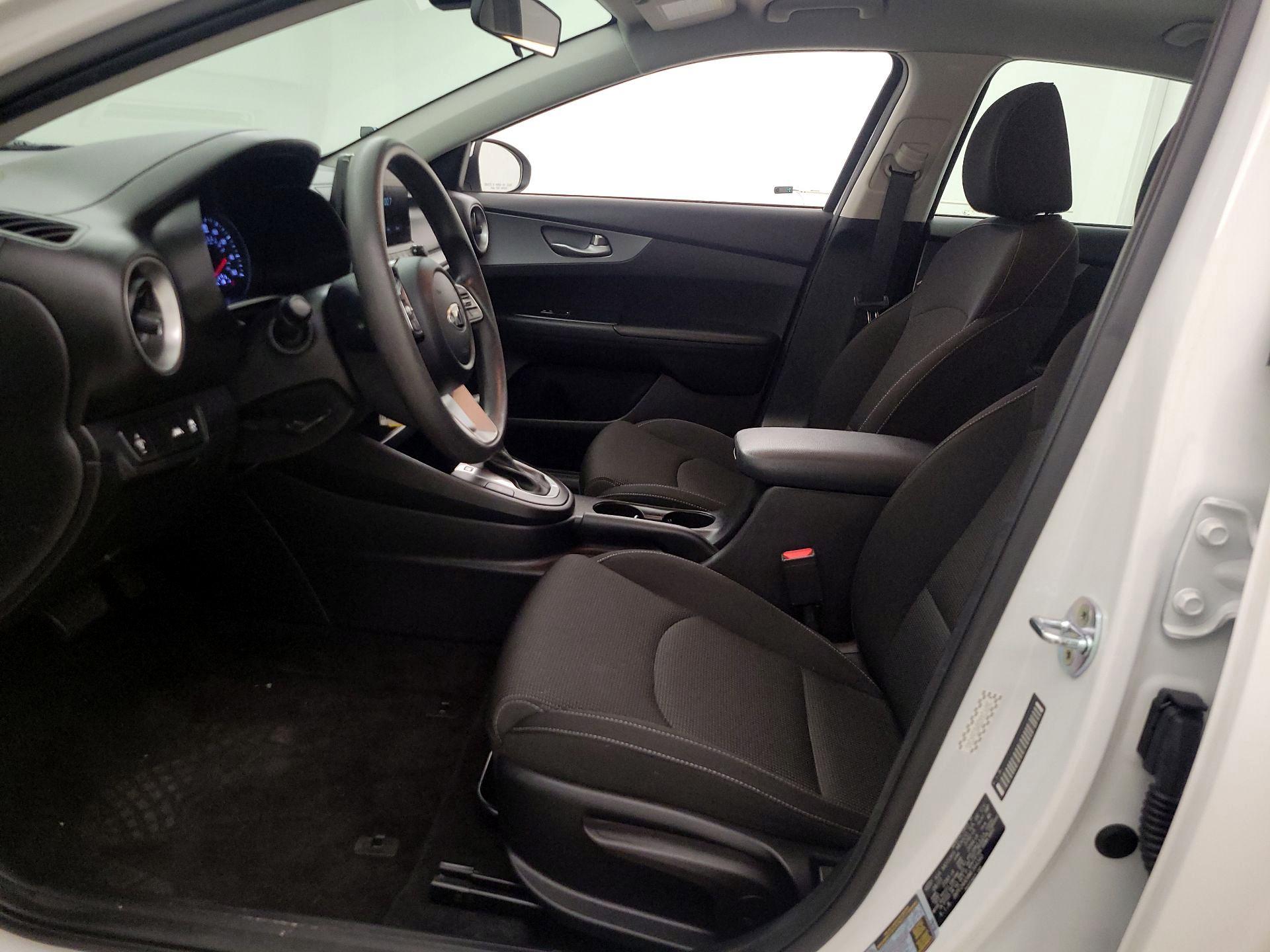 Thumbnail: 2021 Kia Forte - 11