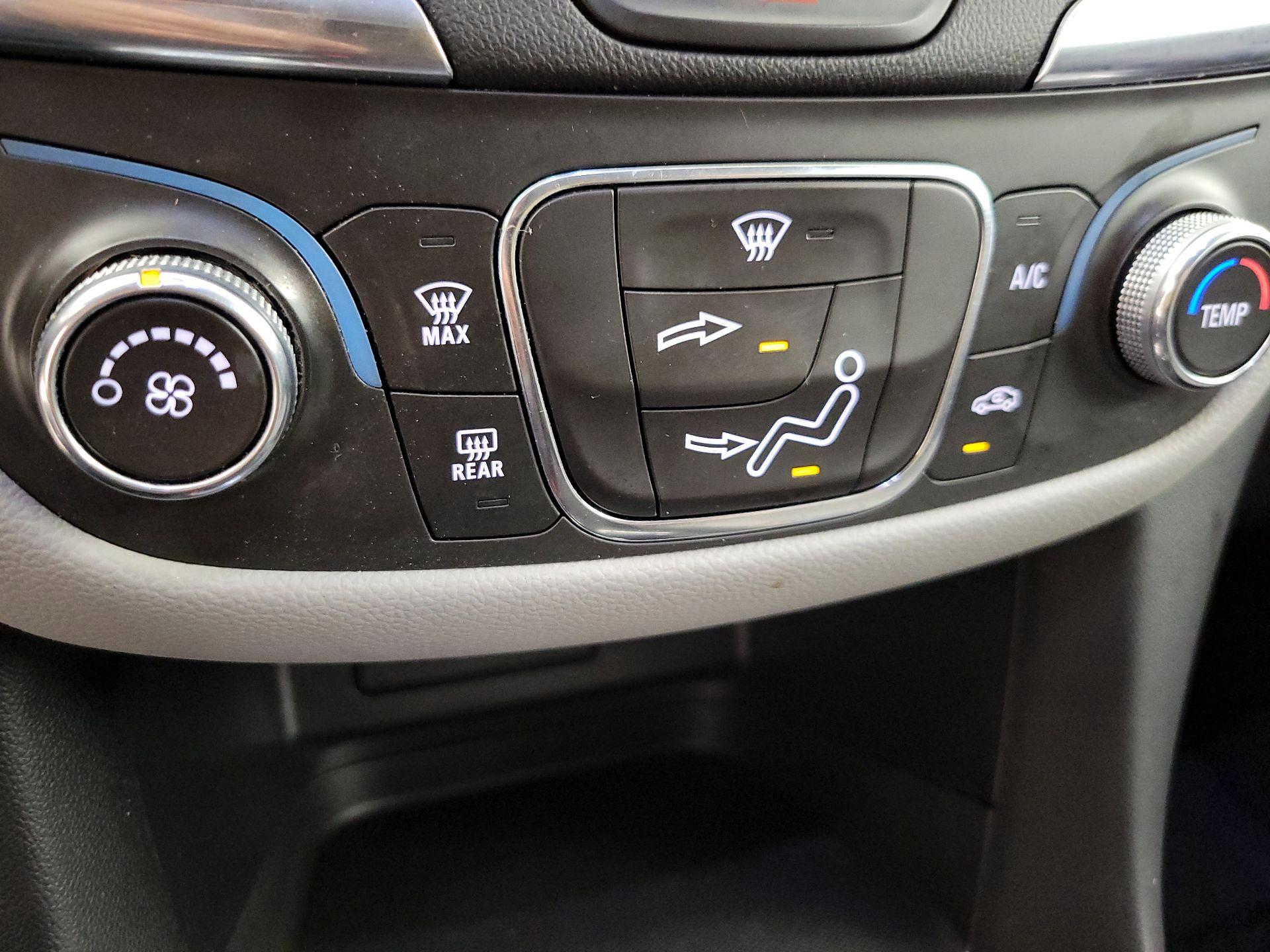 Thumbnail: 2021 Chevrolet Equinox - 16