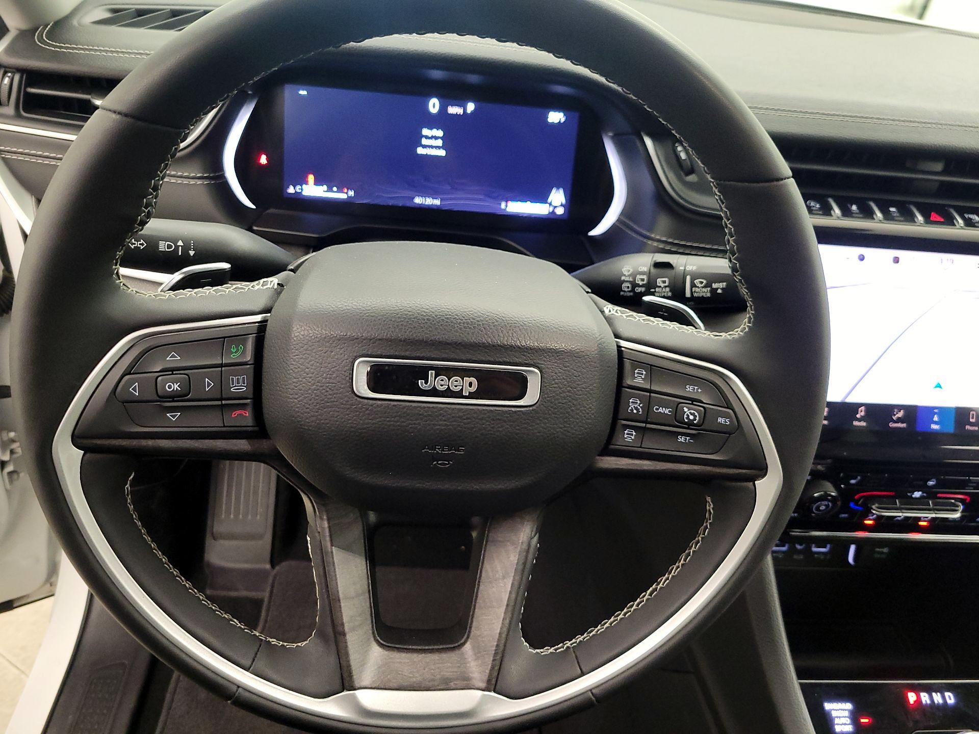 Thumbnail: 2023 Jeep Grand Cherokee - 10