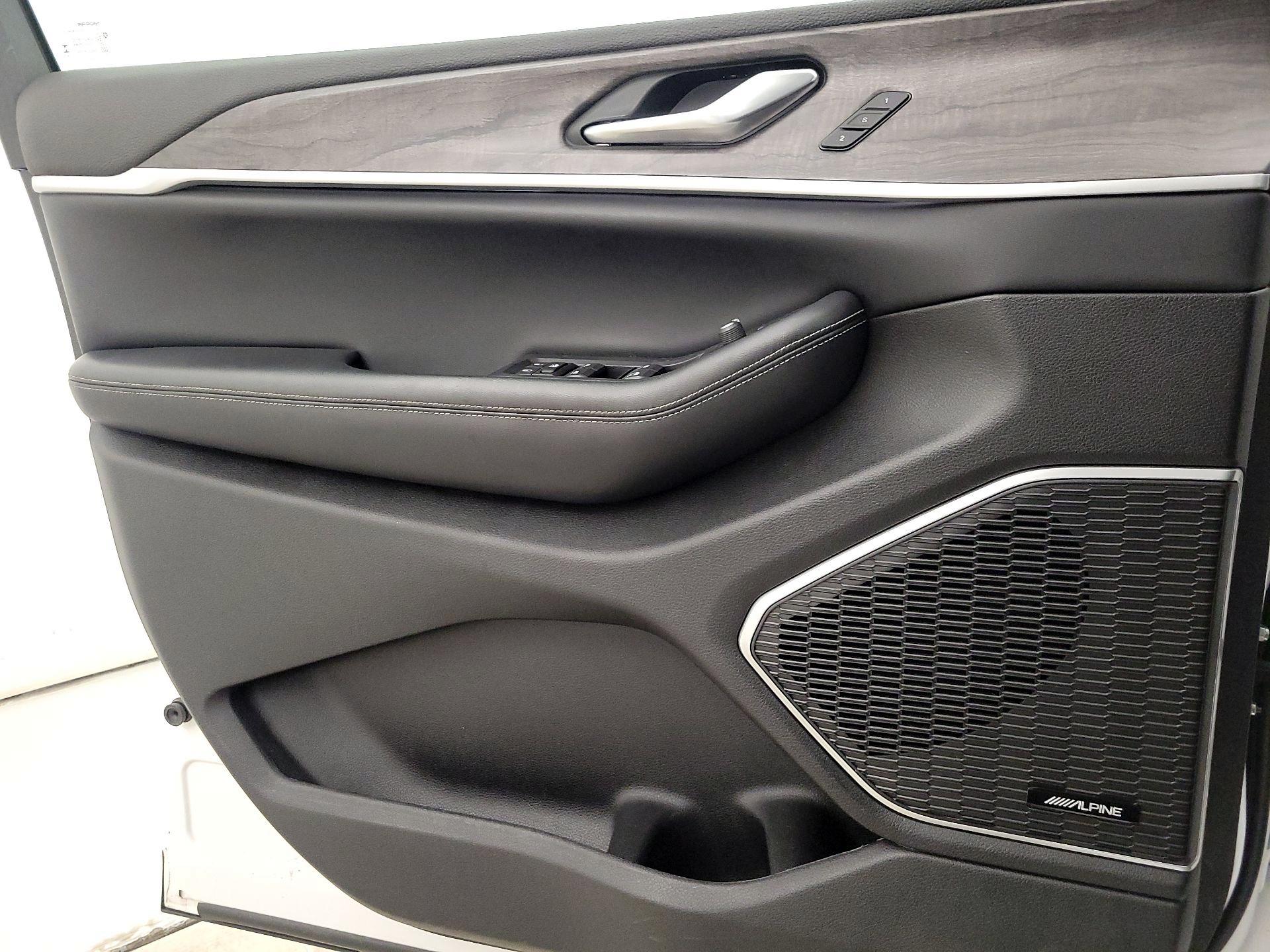 Thumbnail: 2023 Jeep Grand Cherokee - 12