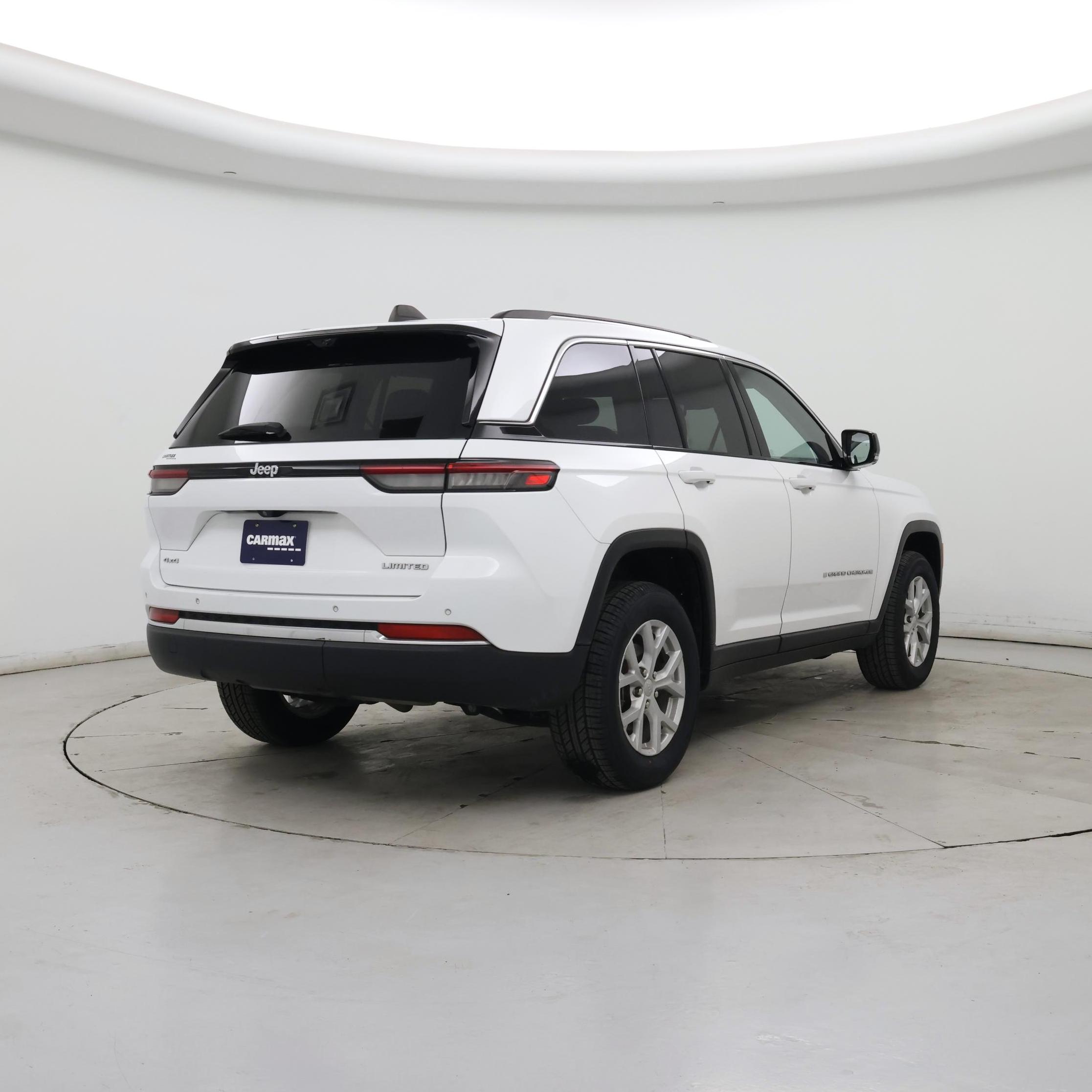 Thumbnail: 2023 Jeep Grand Cherokee - 8