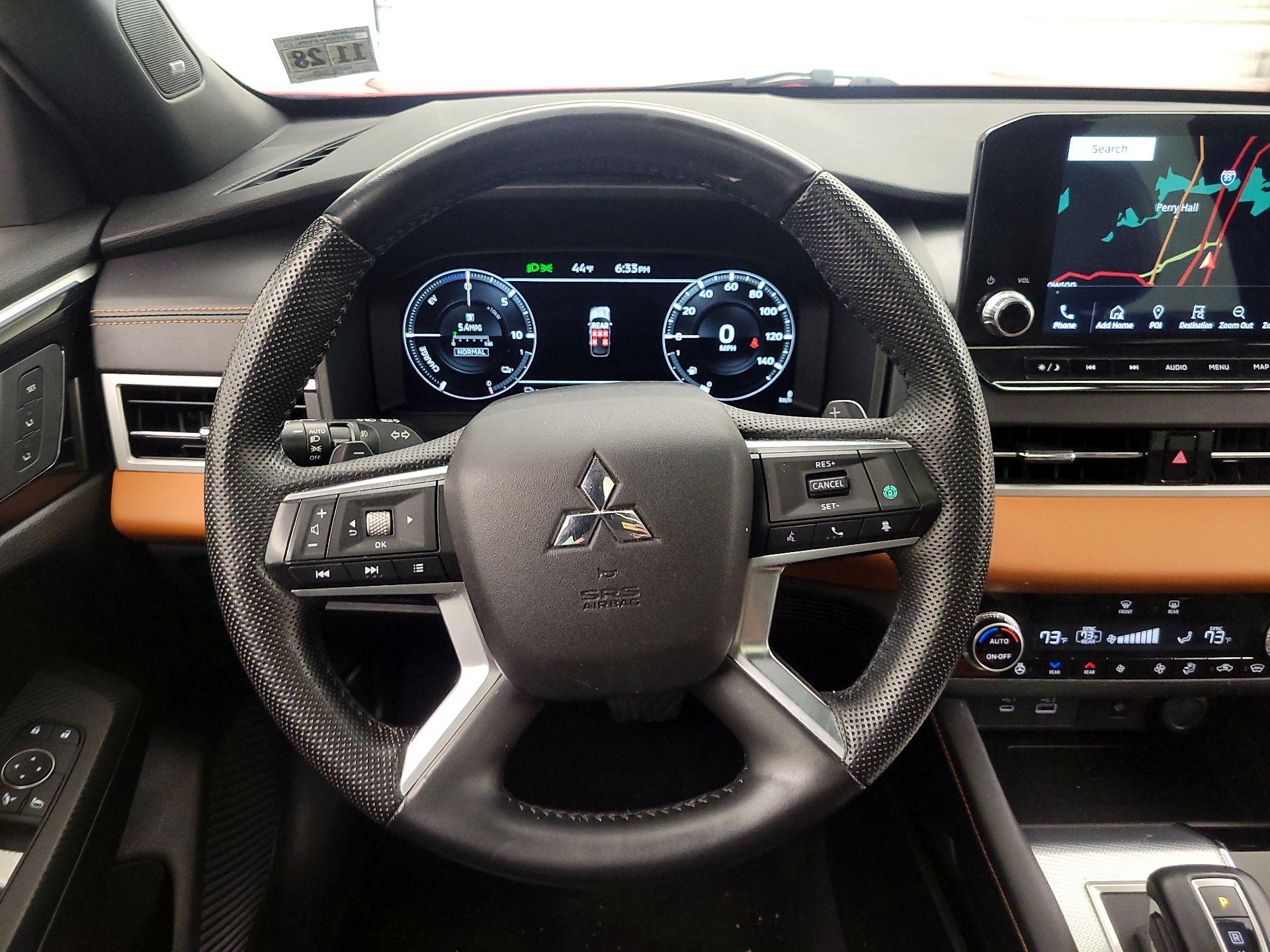 Thumbnail: 2023 Mitsubishi Outlander - 10