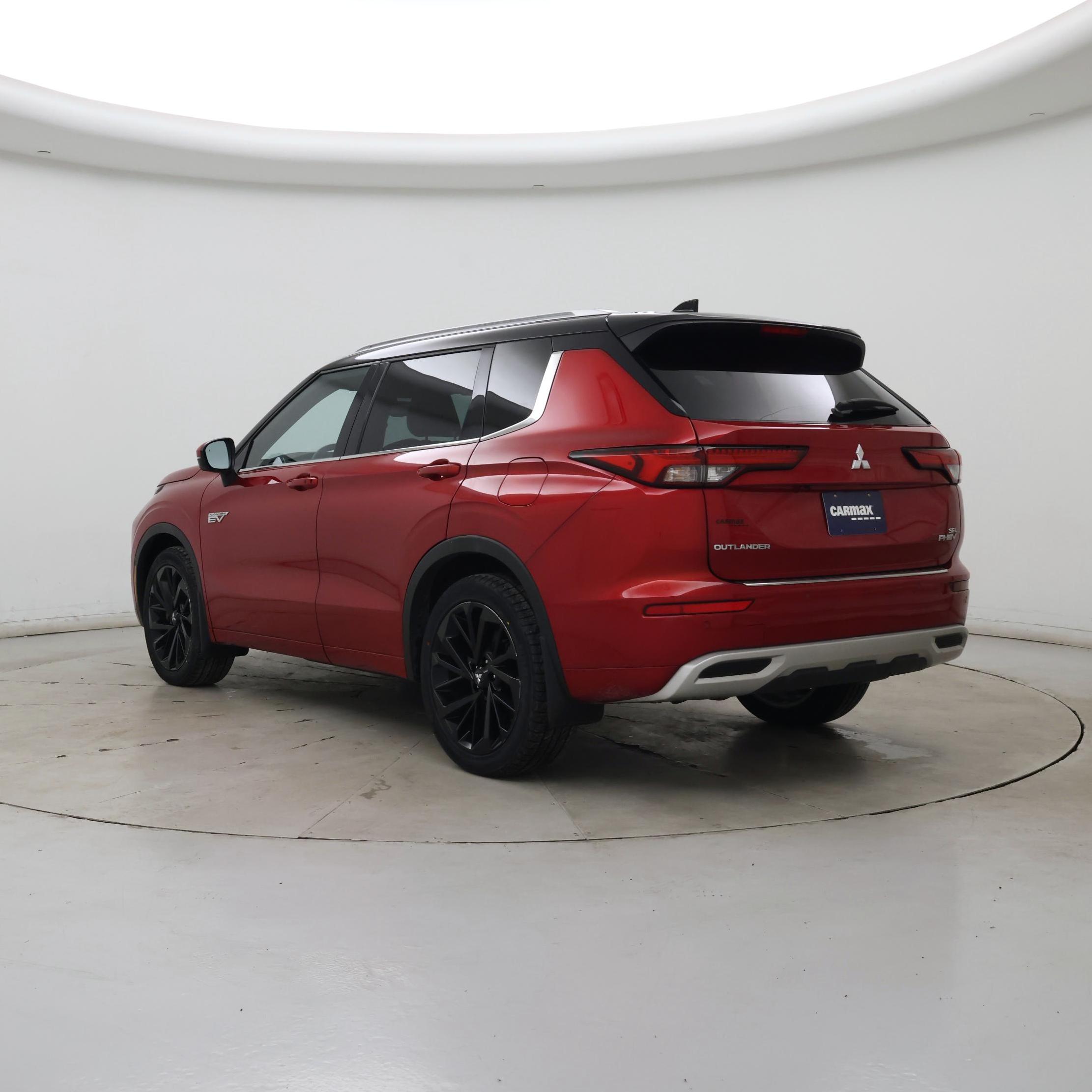 Thumbnail: 2023 Mitsubishi Outlander - 2