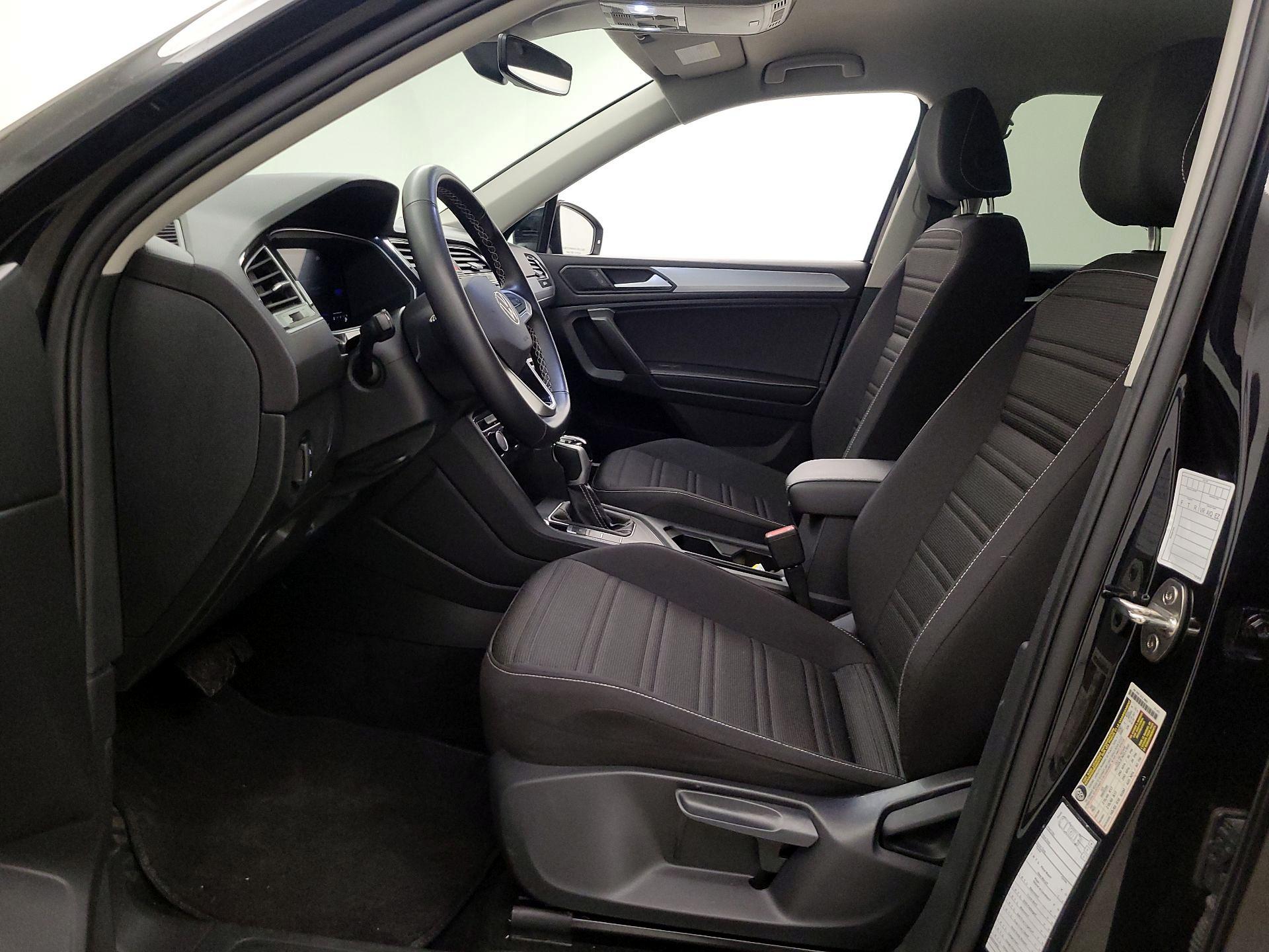 Thumbnail: 2024 Volkswagen Tiguan - 11