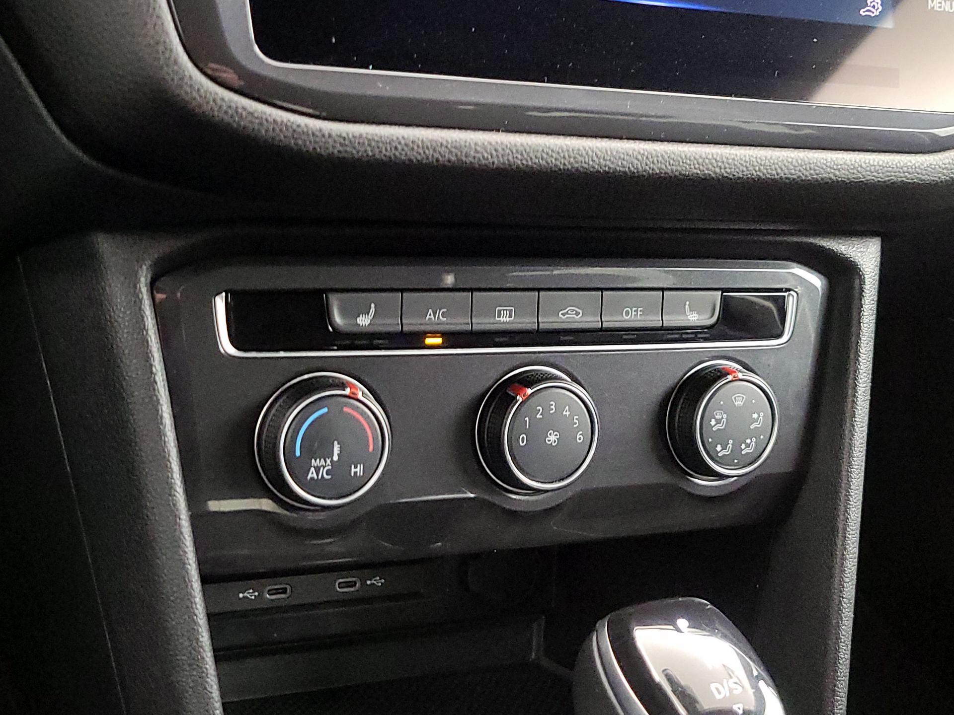 Thumbnail: 2024 Volkswagen Tiguan - 16