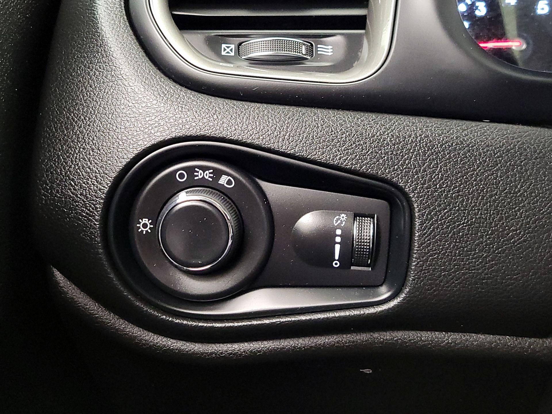 Thumbnail: 2023 Jeep Renegade - 13