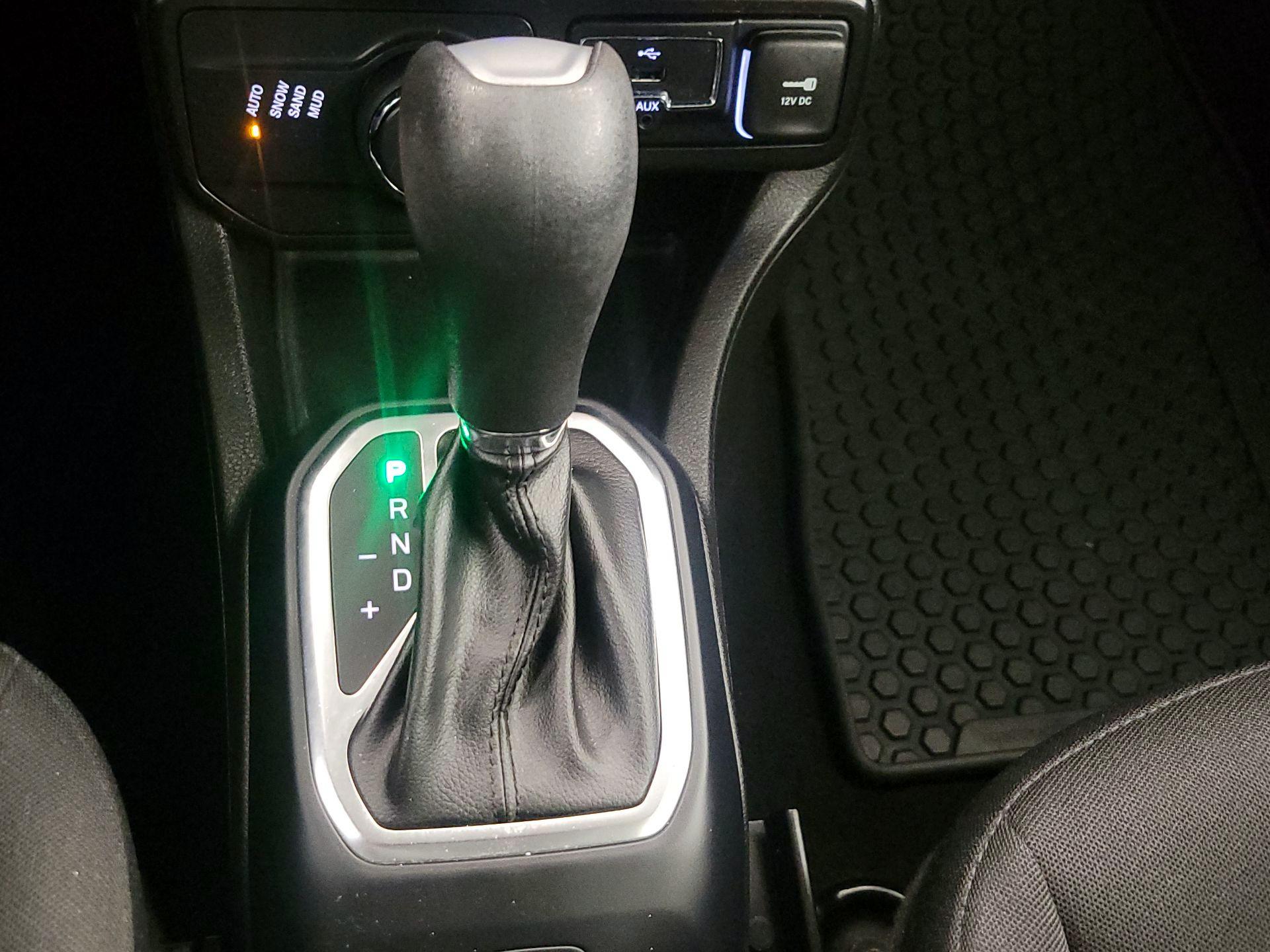 Thumbnail: 2023 Jeep Renegade - 18