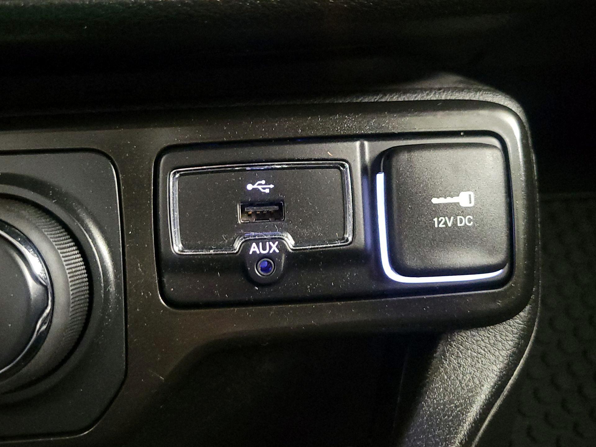 Thumbnail: 2023 Jeep Renegade - 19