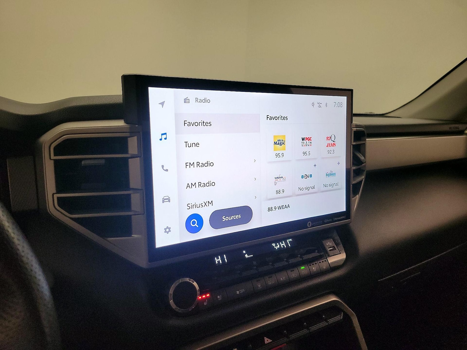 2023 Toyota Tundra Limited - Photo 16