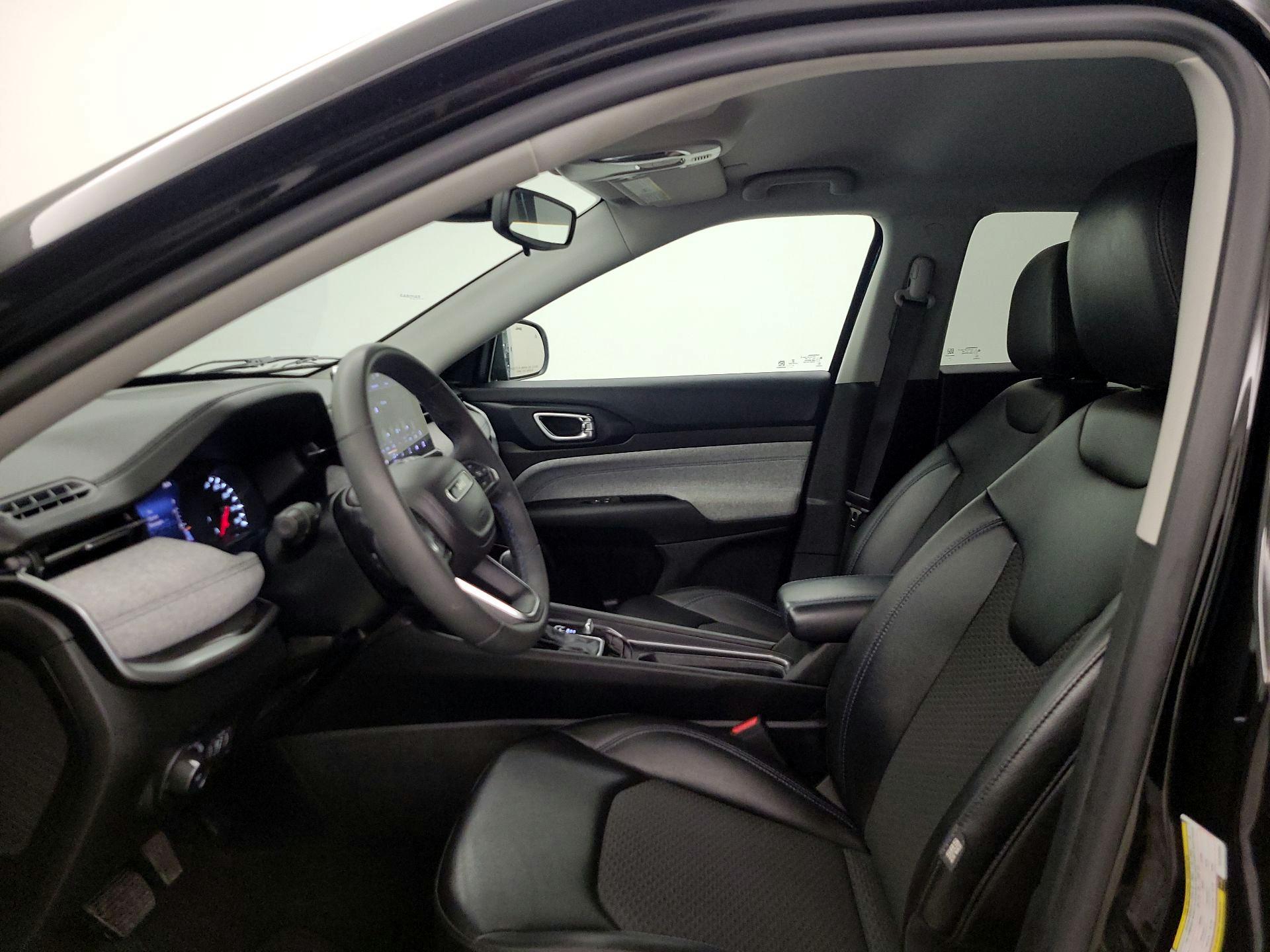 Thumbnail: 2022 Jeep Compass - 11