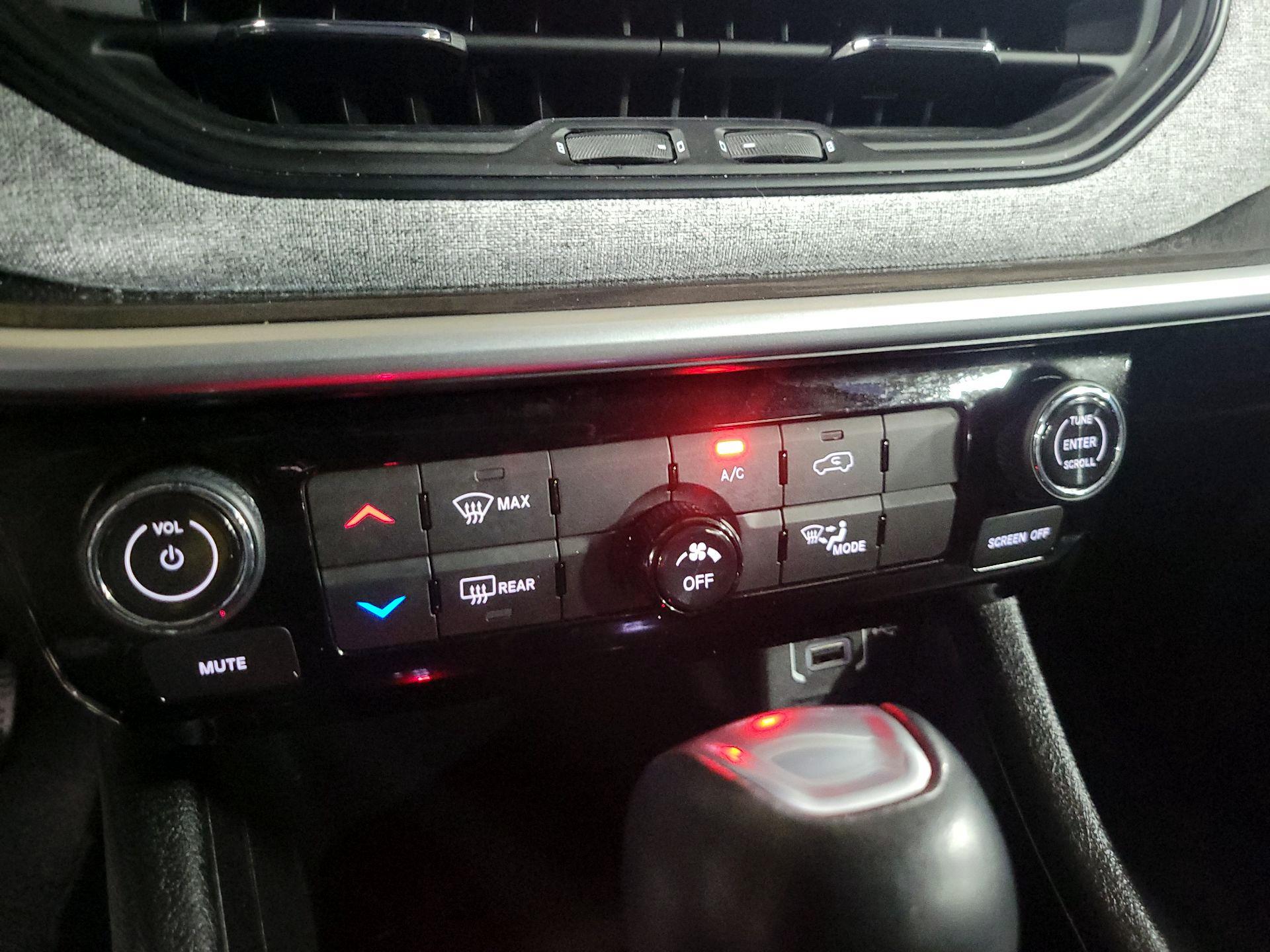 Thumbnail: 2022 Jeep Compass - 16