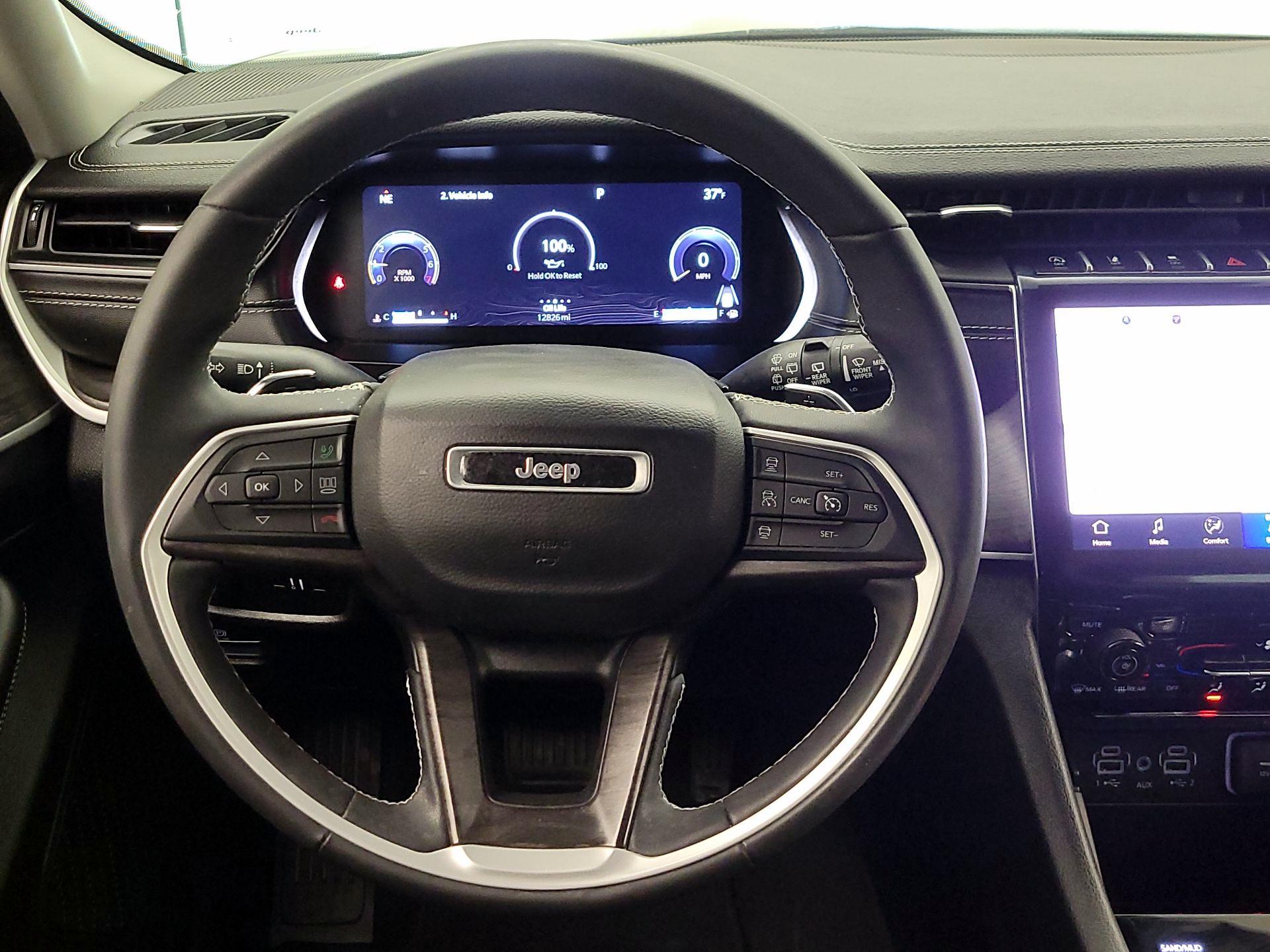 Thumbnail: 2023 Jeep Grand Cherokee - 10