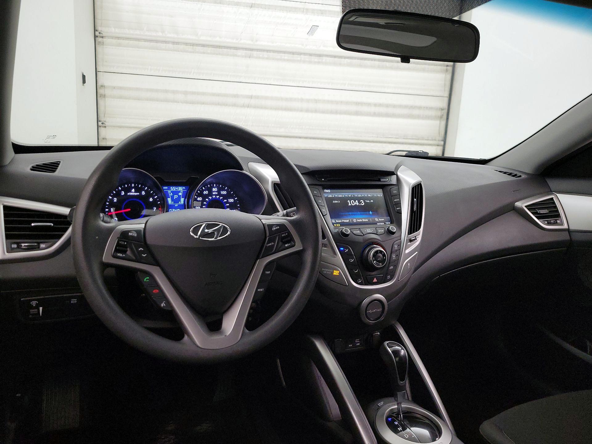 Thumbnail: 2016 Hyundai Veloster - 9