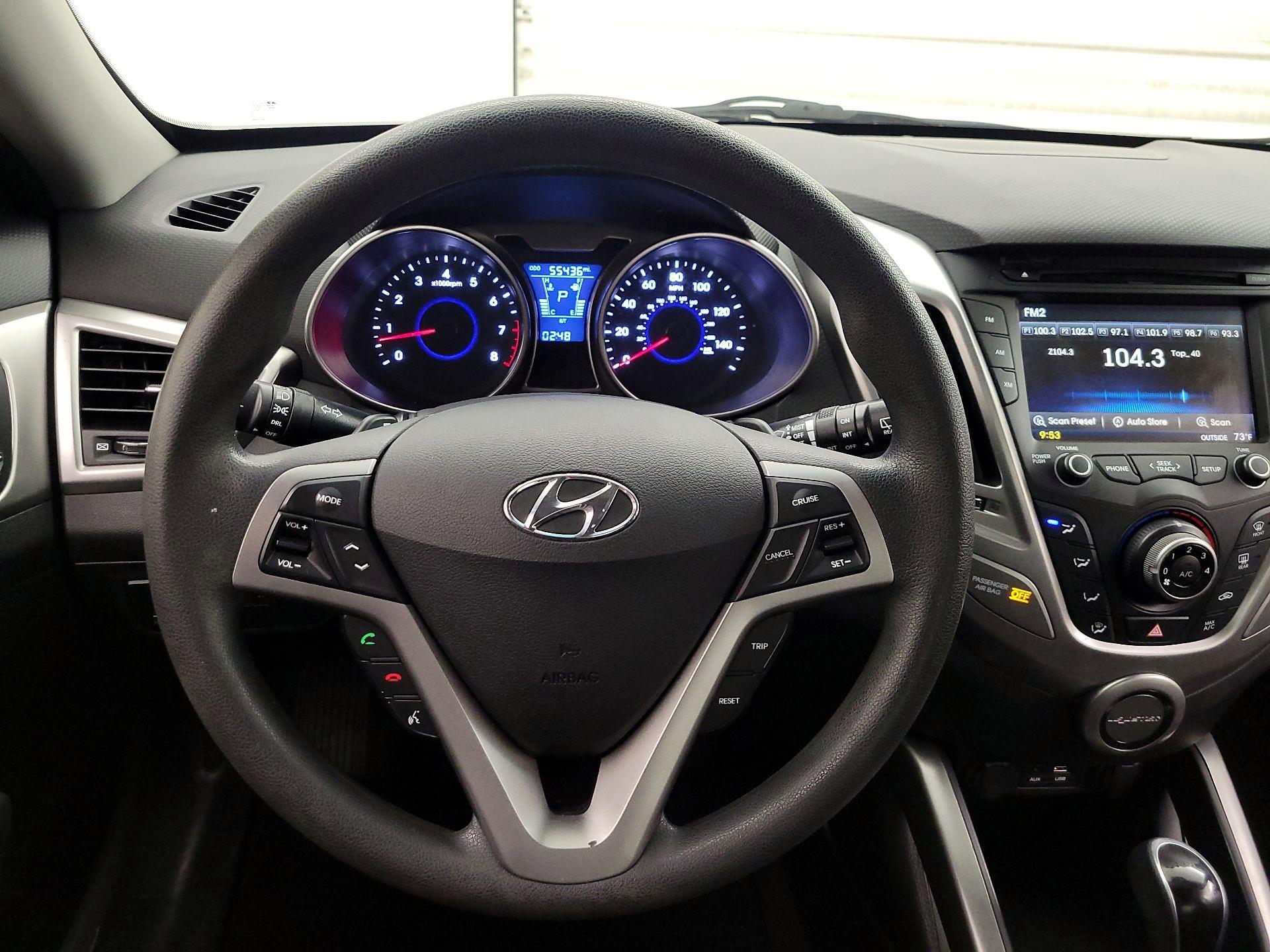 Thumbnail: 2016 Hyundai Veloster - 10