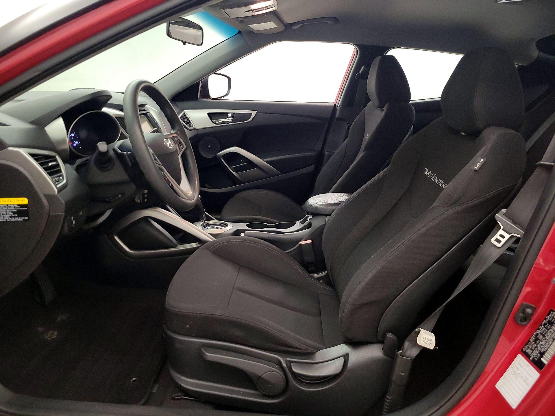 Thumbnail: 2016 Hyundai Veloster - 11