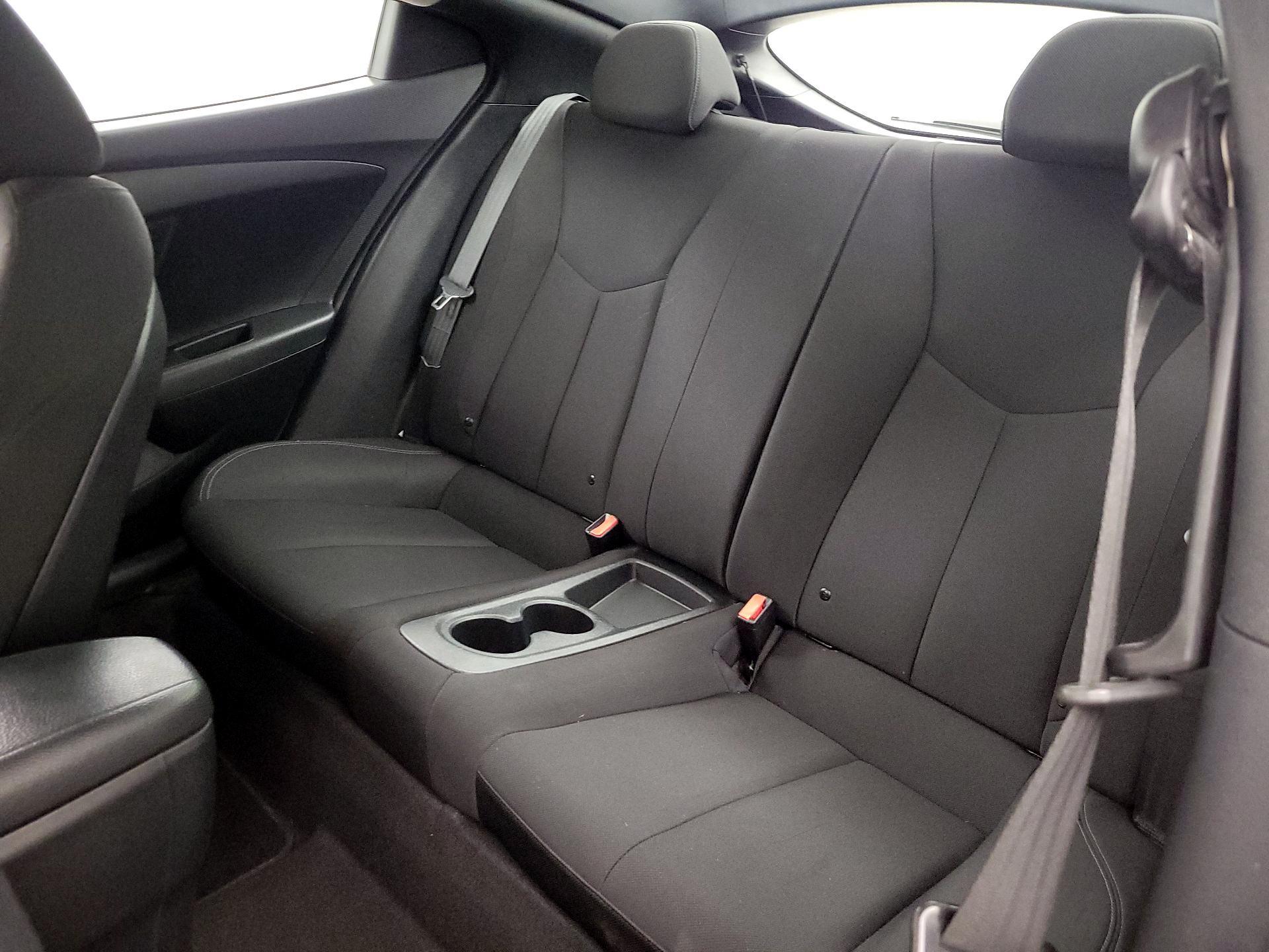 Thumbnail: 2016 Hyundai Veloster - 19