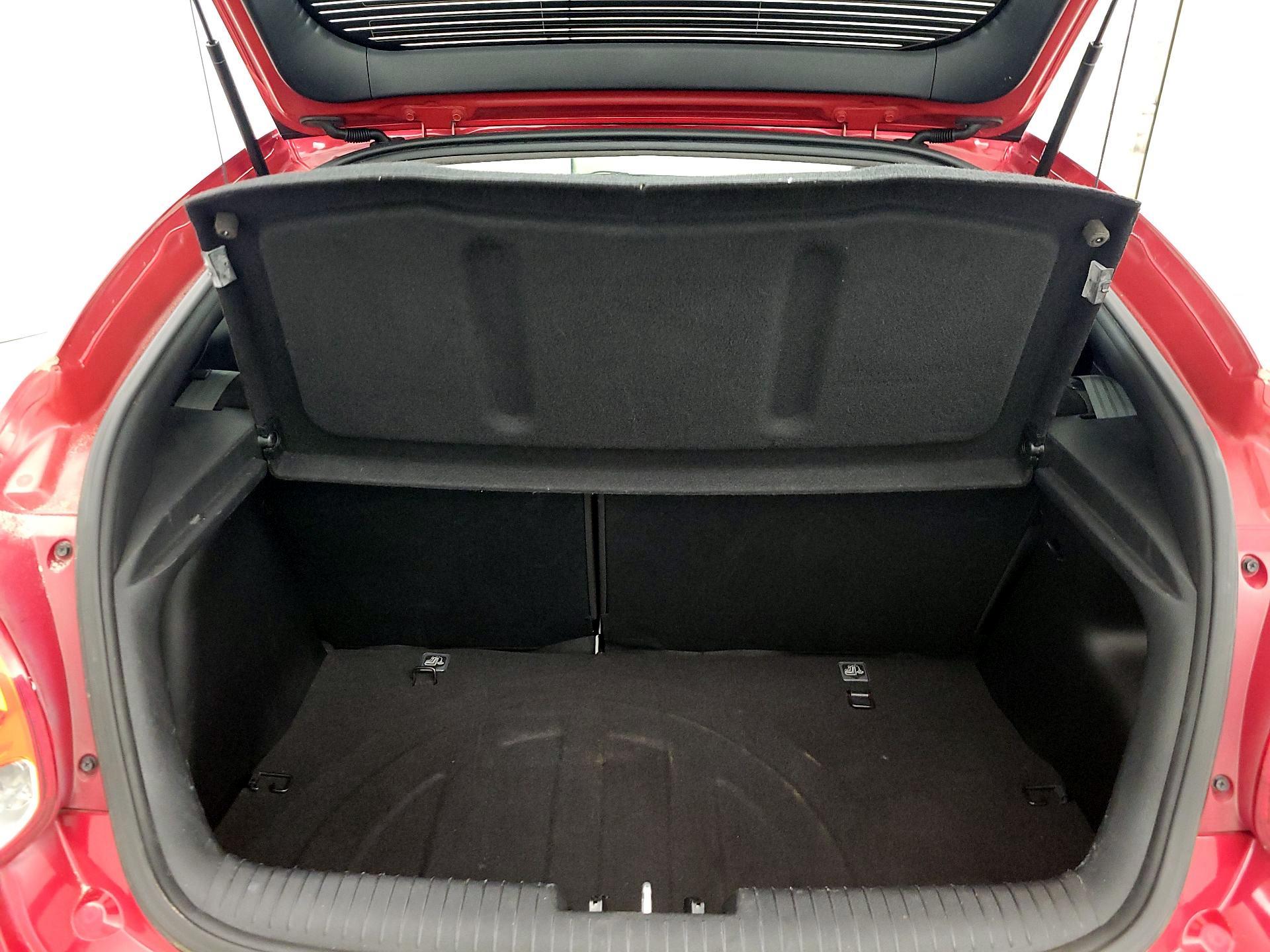 Thumbnail: 2016 Hyundai Veloster - 20