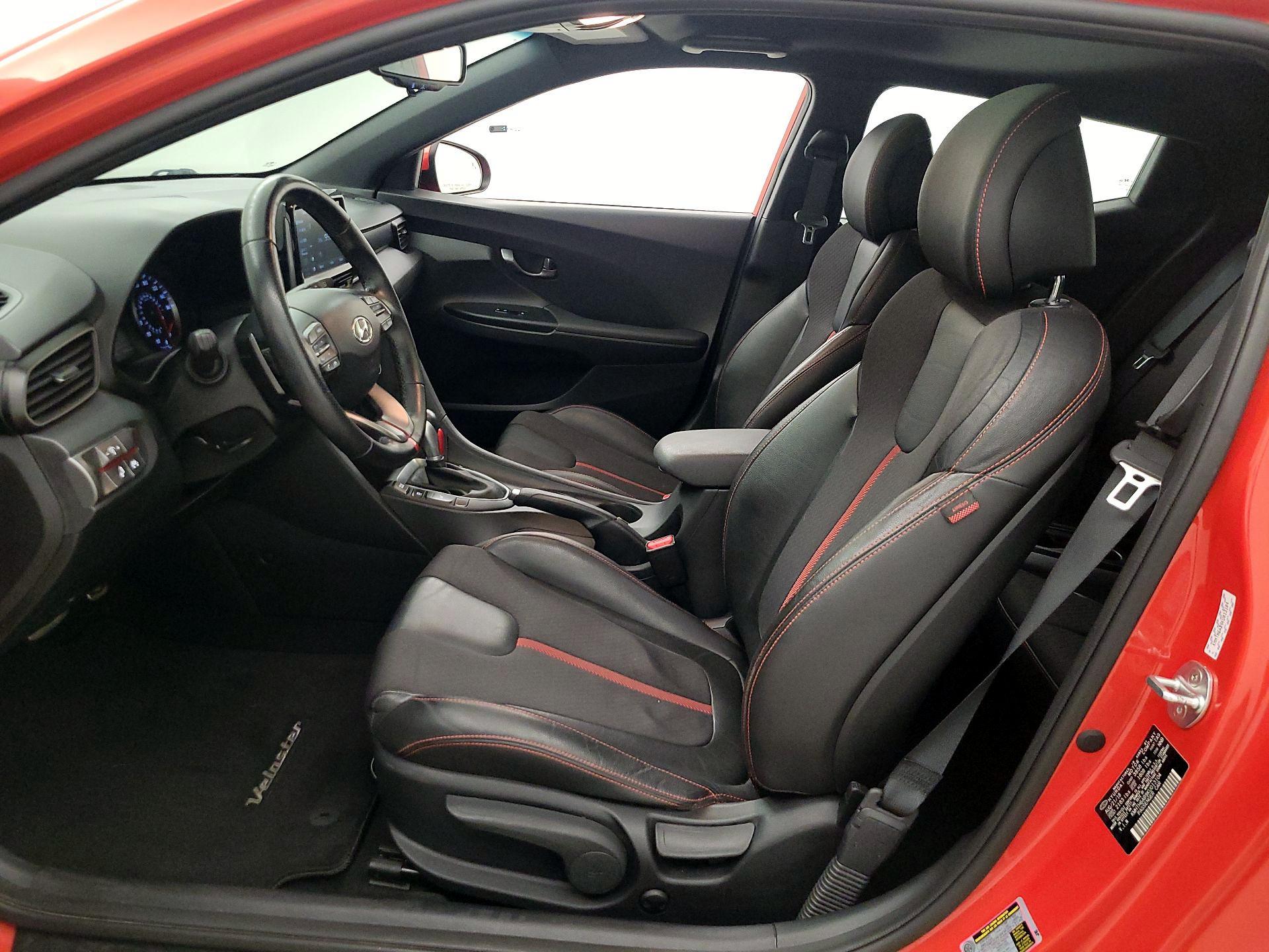 Thumbnail: 2019 Hyundai Veloster - 11