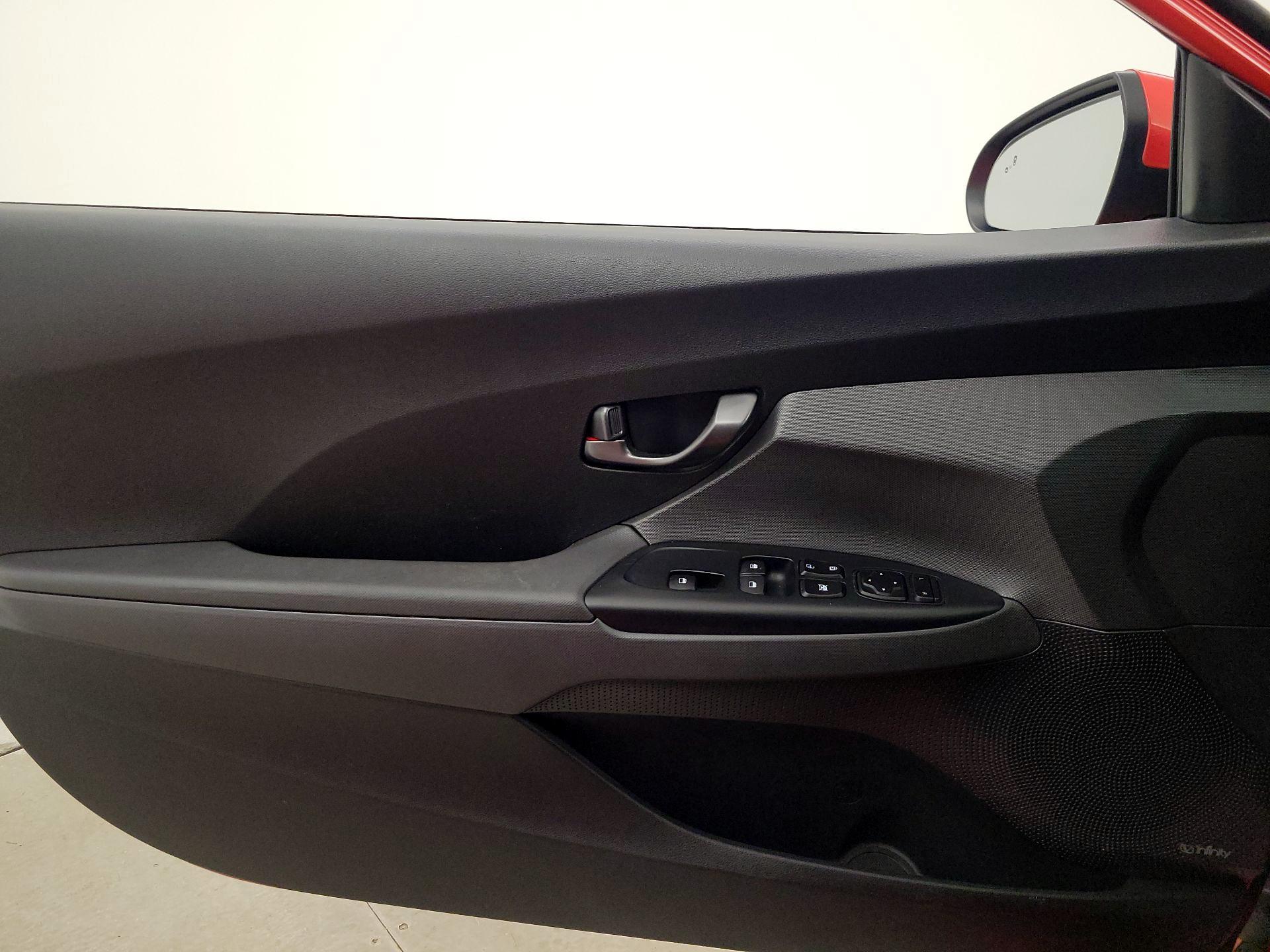 Thumbnail: 2019 Hyundai Veloster - 12