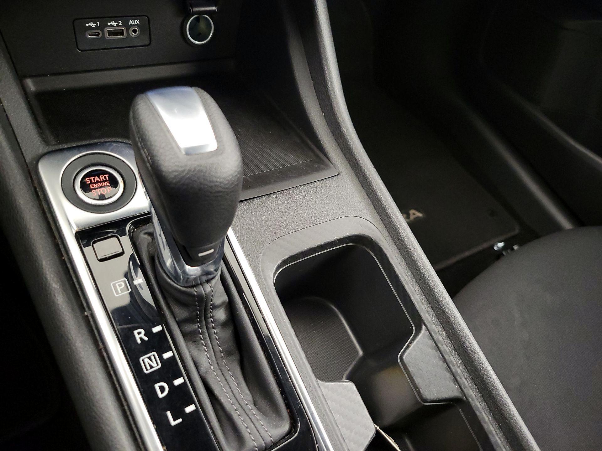 Thumbnail: 2020 Nissan Sentra - 17