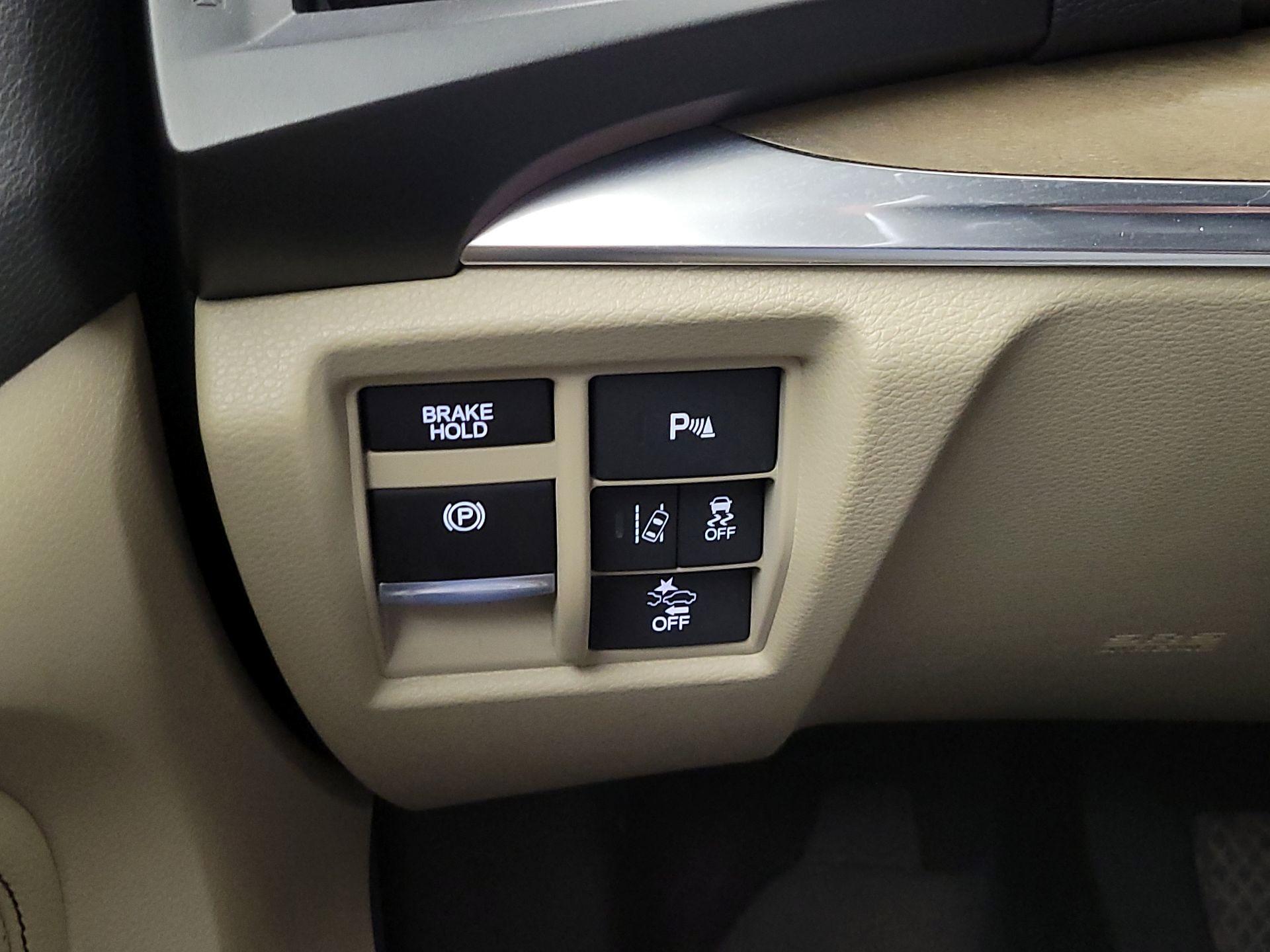 Thumbnail: 2019 Acura MDX - 13