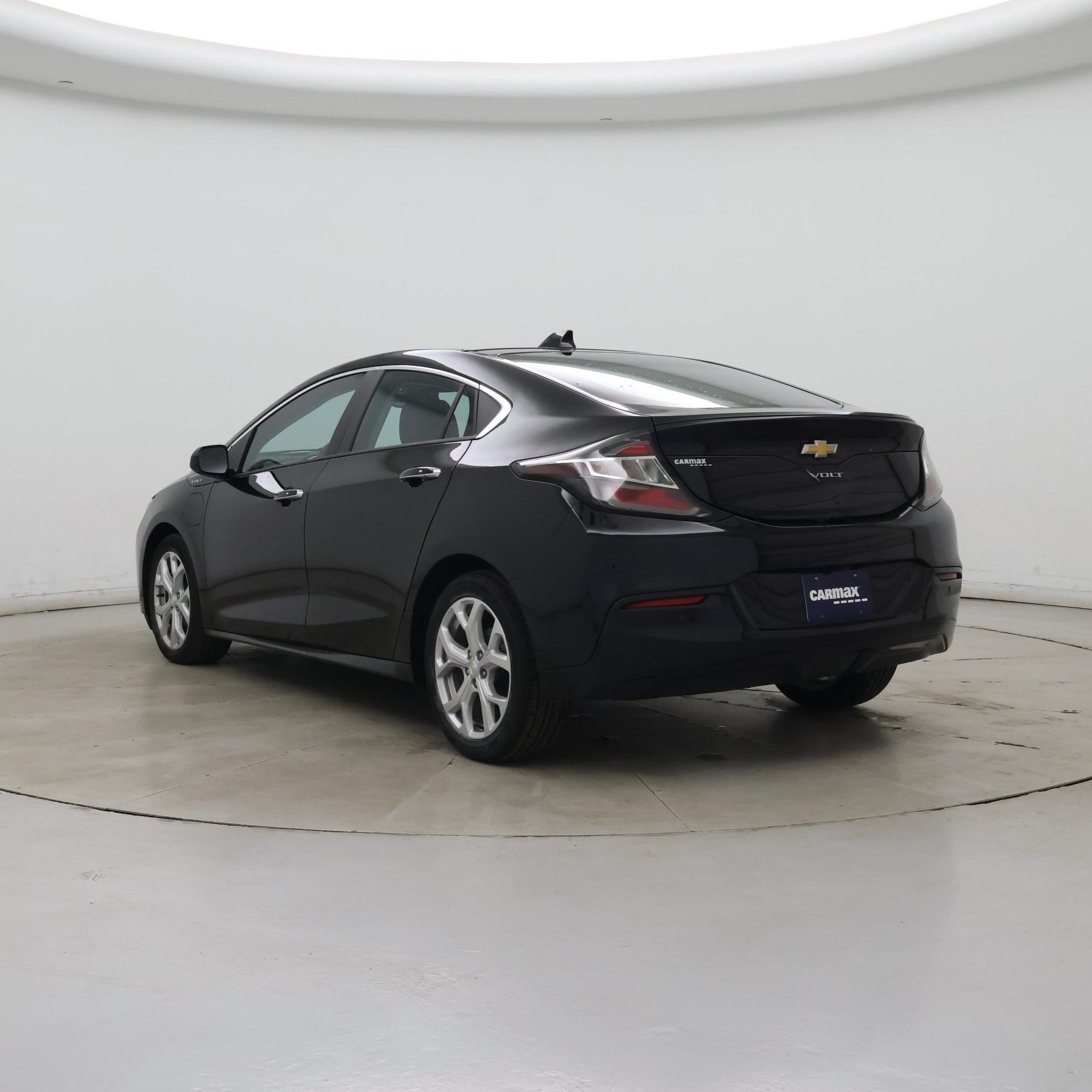 Thumbnail: 2017 Chevrolet Volt - 2