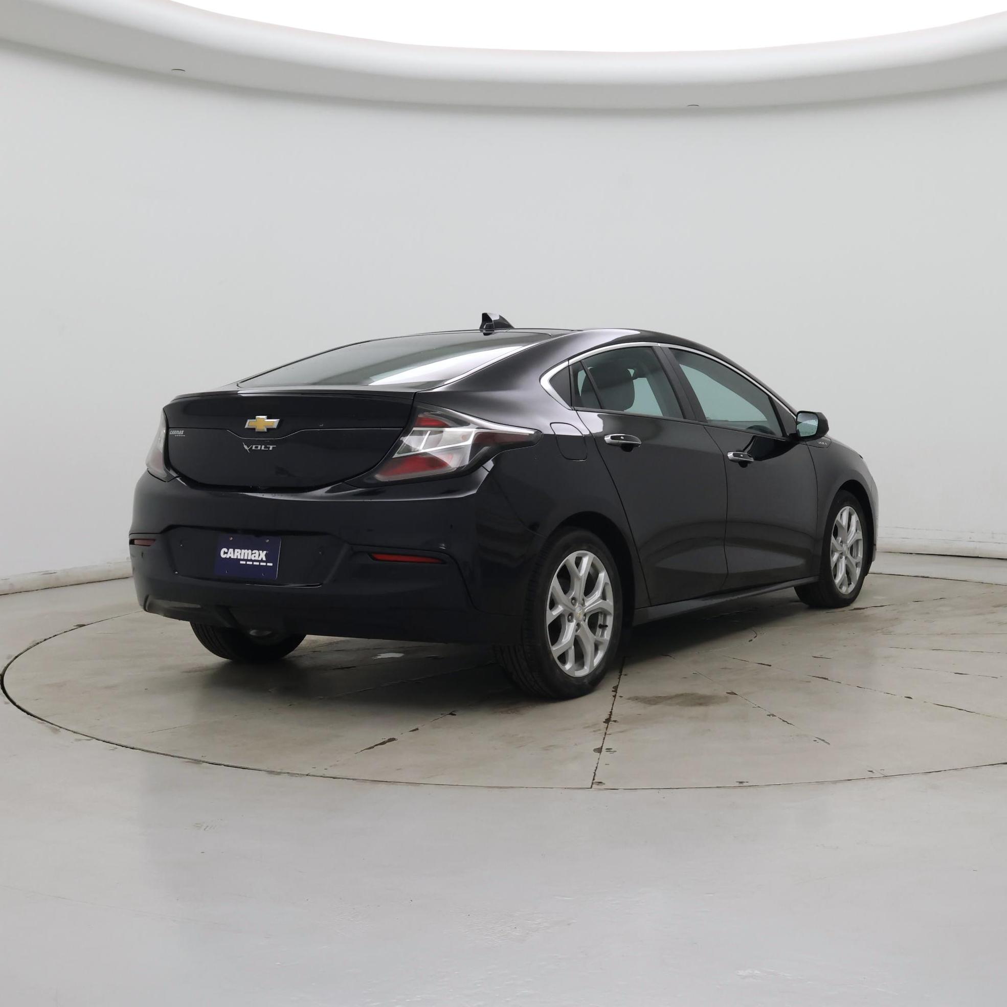 Thumbnail: 2017 Chevrolet Volt - 8