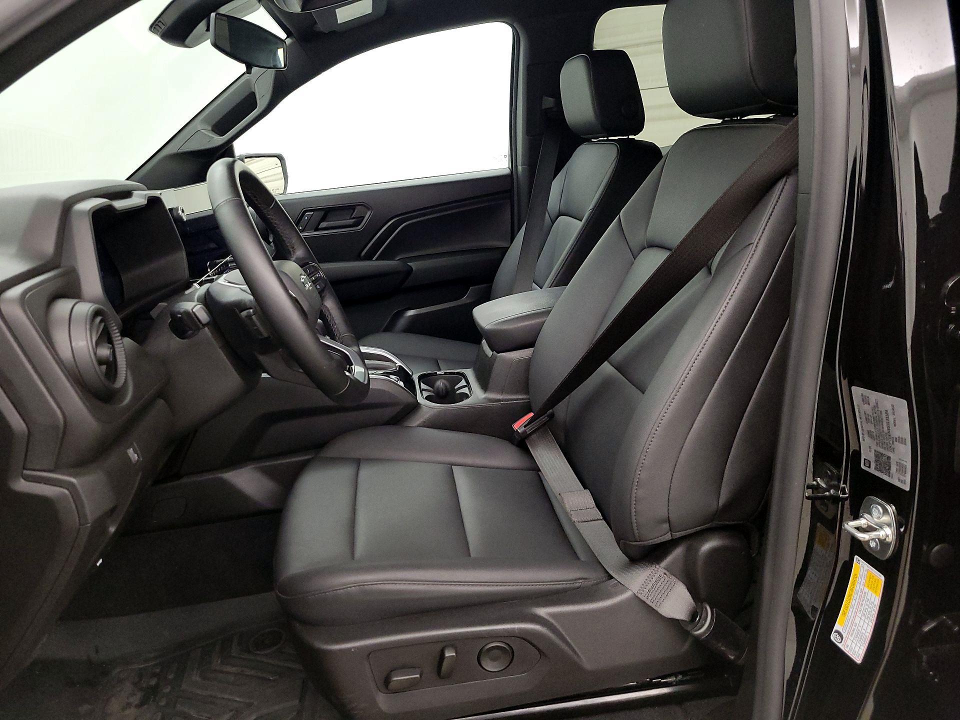 Thumbnail: 2025 Chevrolet Colorado - 11