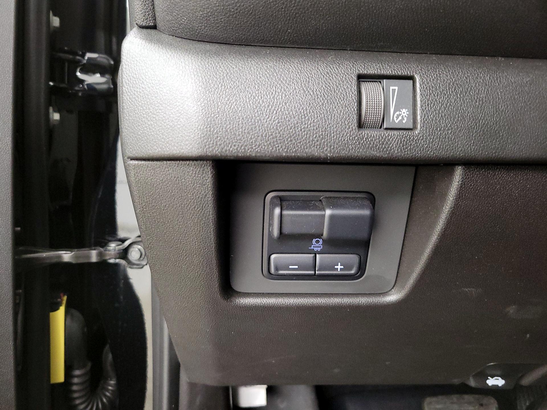 Thumbnail: 2025 Chevrolet Colorado - 13