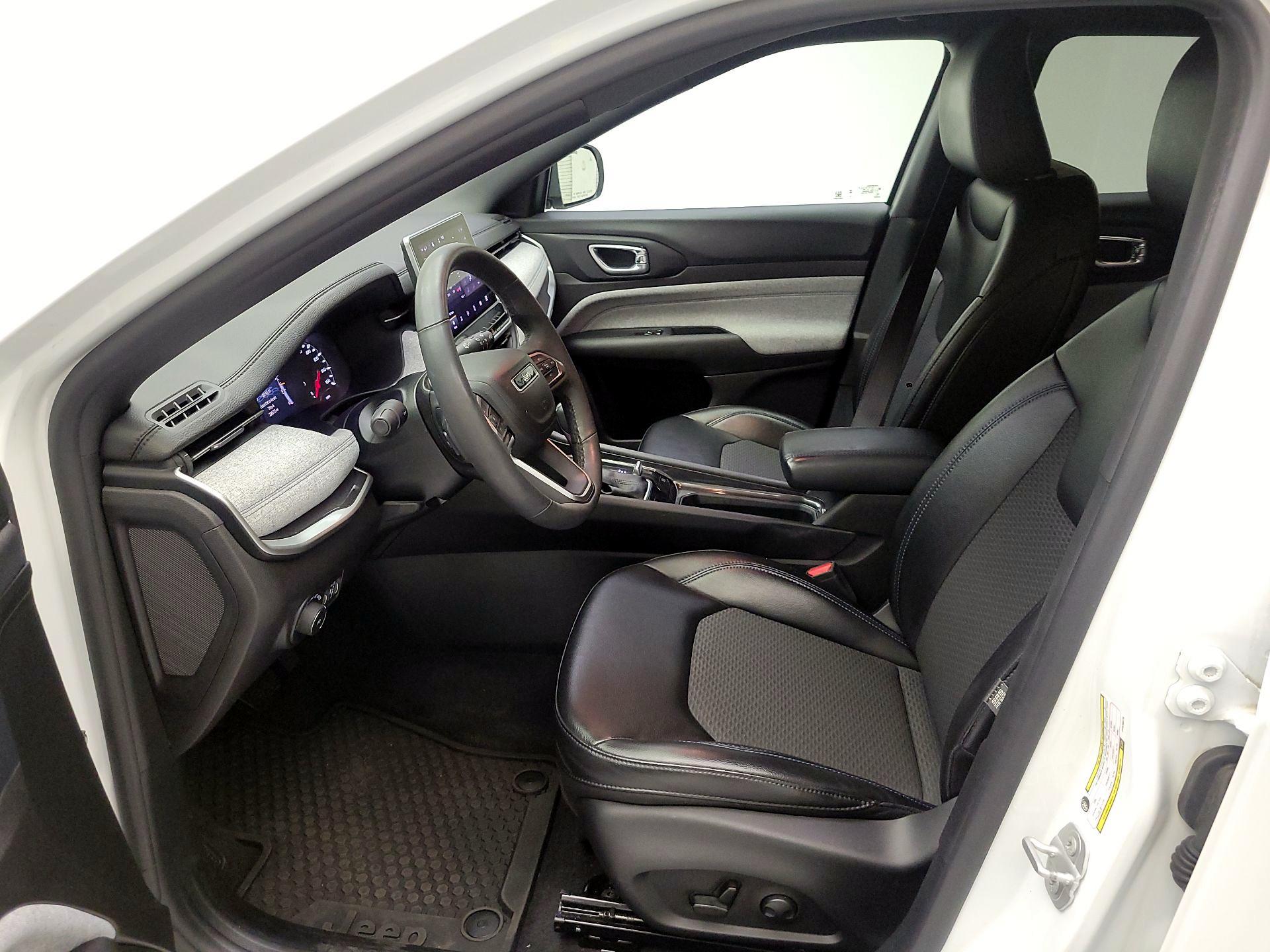 Thumbnail: 2023 Jeep Compass - 9