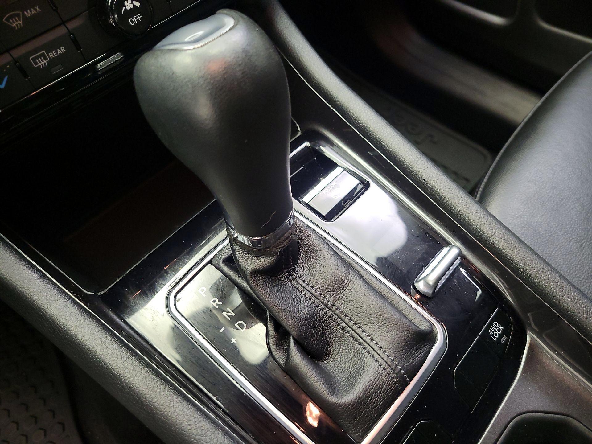 Thumbnail: 2023 Jeep Compass - 15