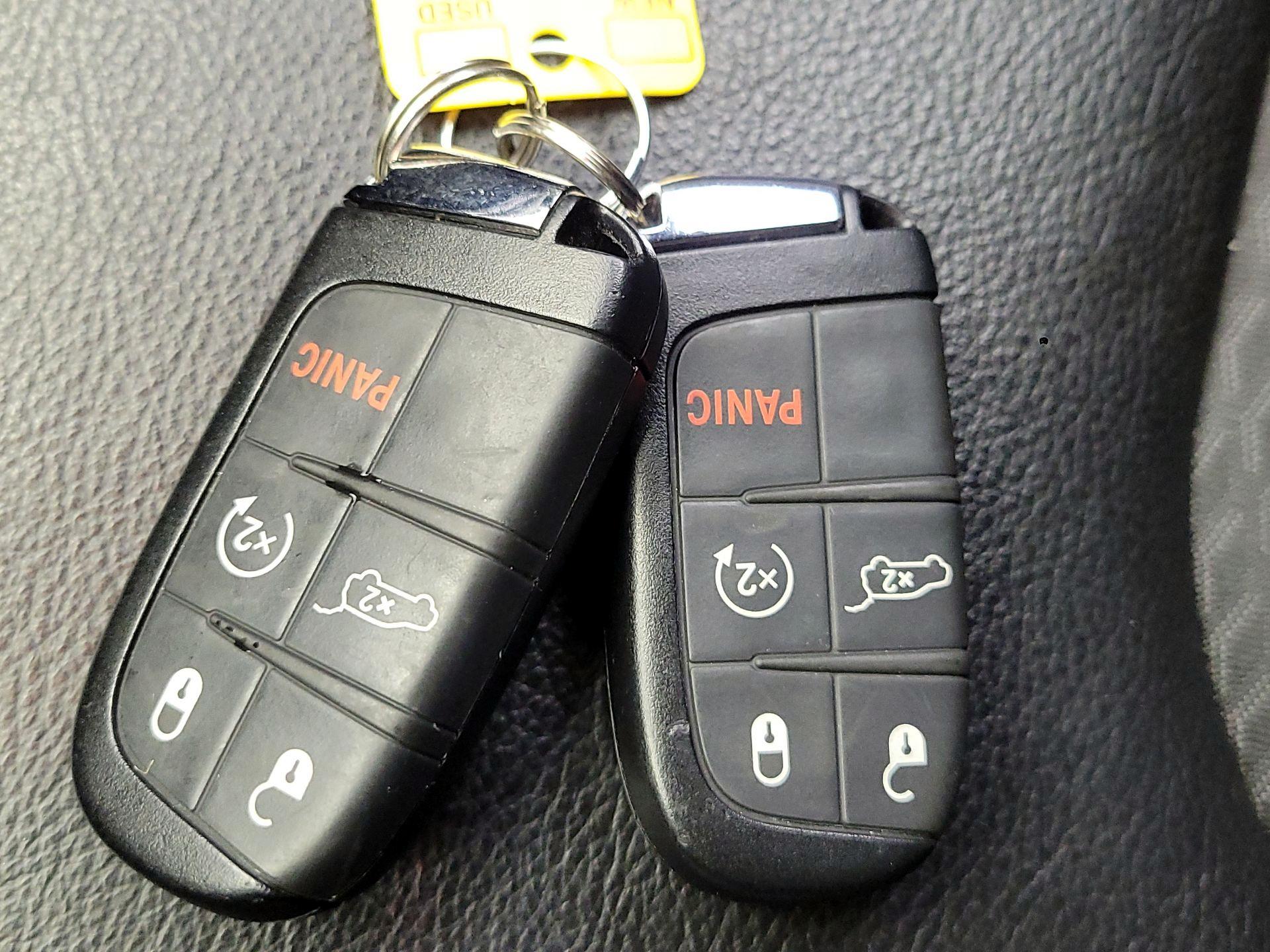 Thumbnail: 2023 Jeep Compass - 20