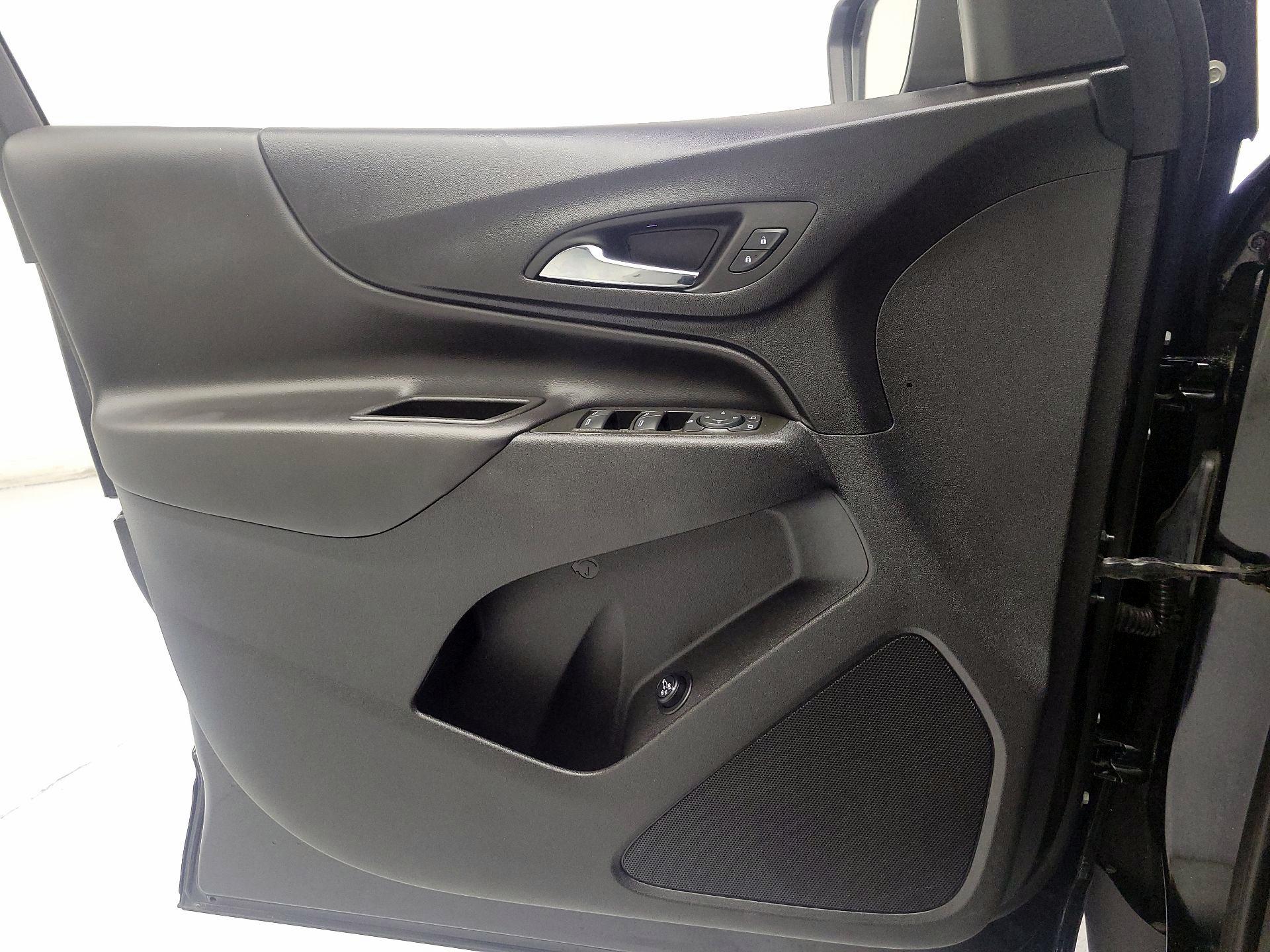 Thumbnail: 2022 Chevrolet Equinox - 10