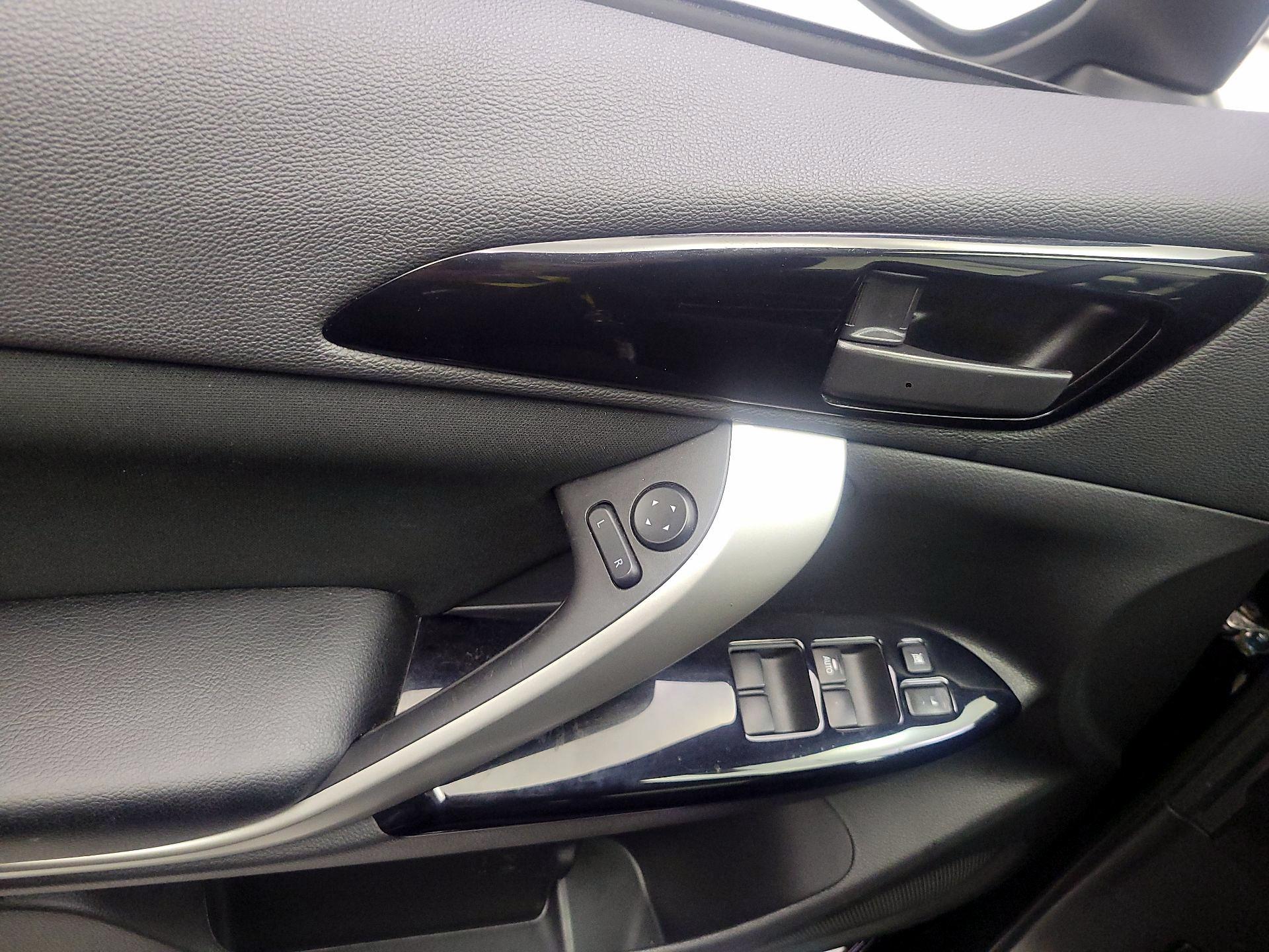 Thumbnail: 2023 Mitsubishi Eclipse Cross - 10