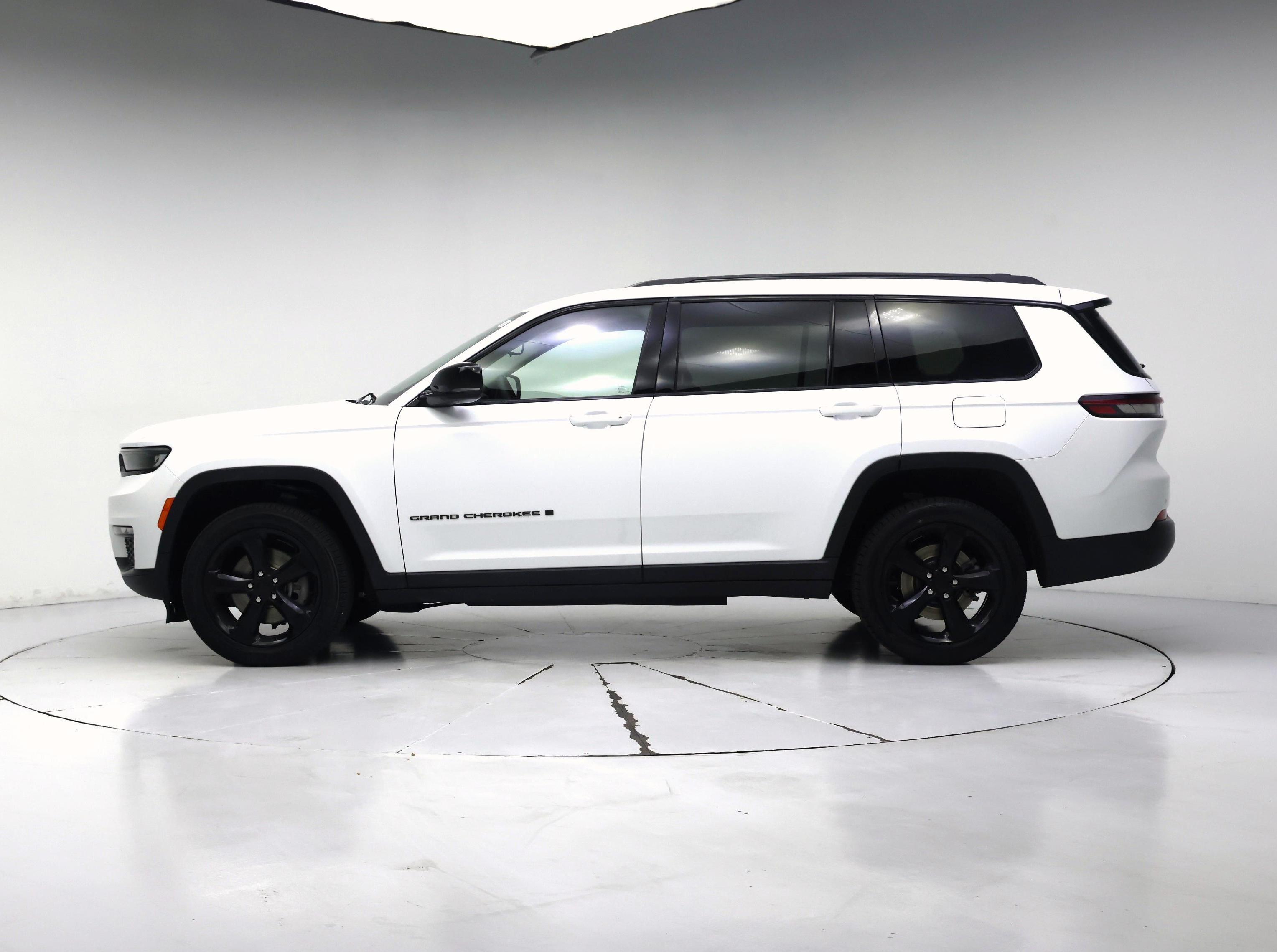 Thumbnail: 2023 Jeep Grand Cherokee L - 3