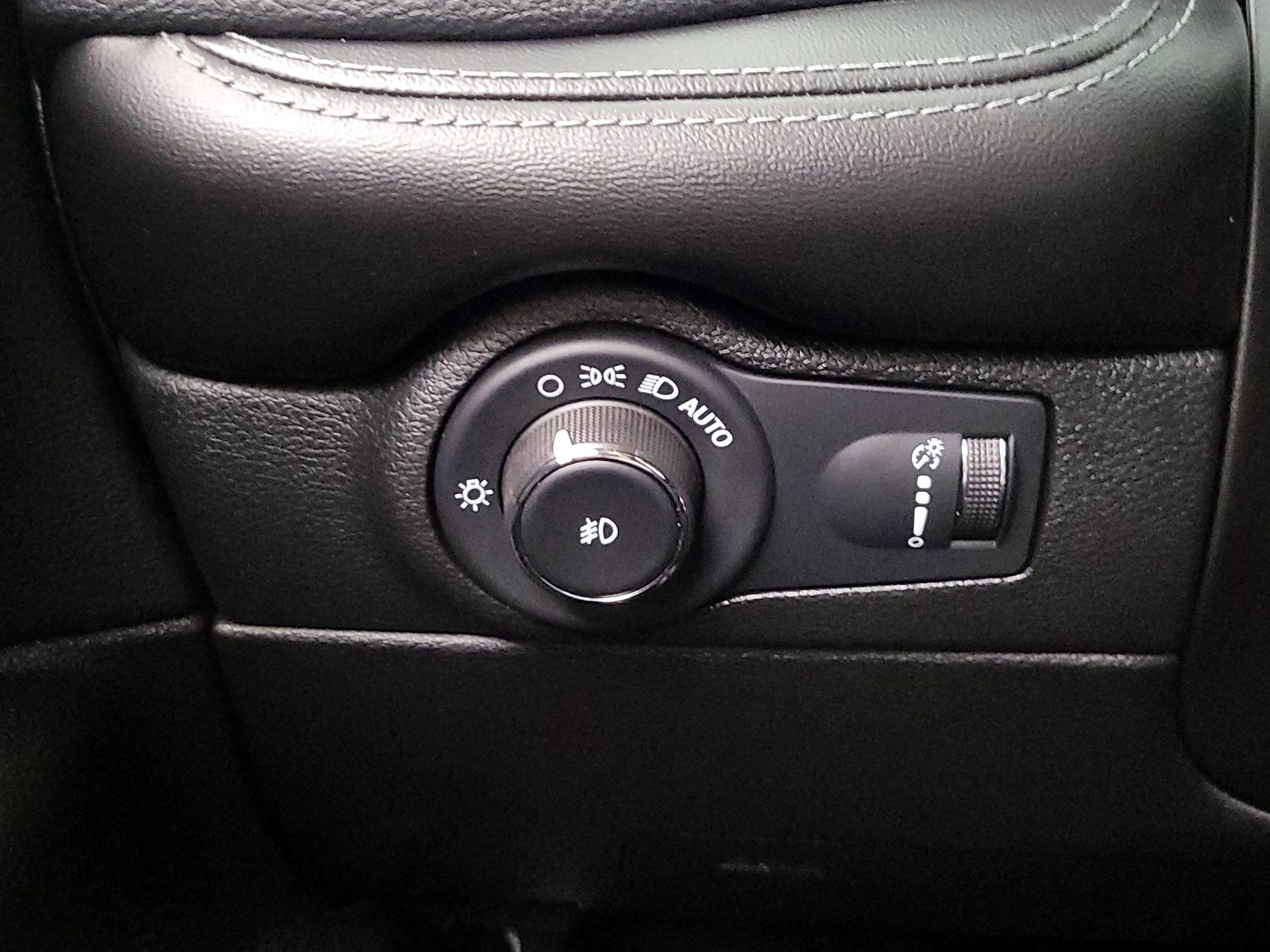 Thumbnail: 2022 Dodge Durango - 13