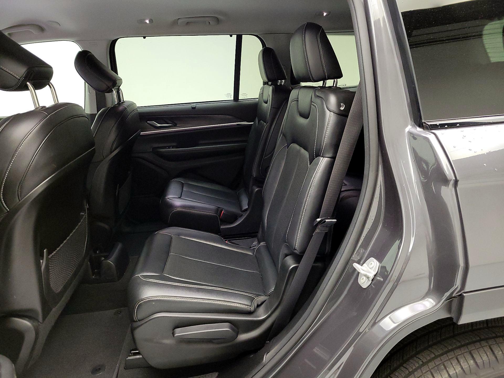 Thumbnail: 2023 Jeep Grand Cherokee L - 18