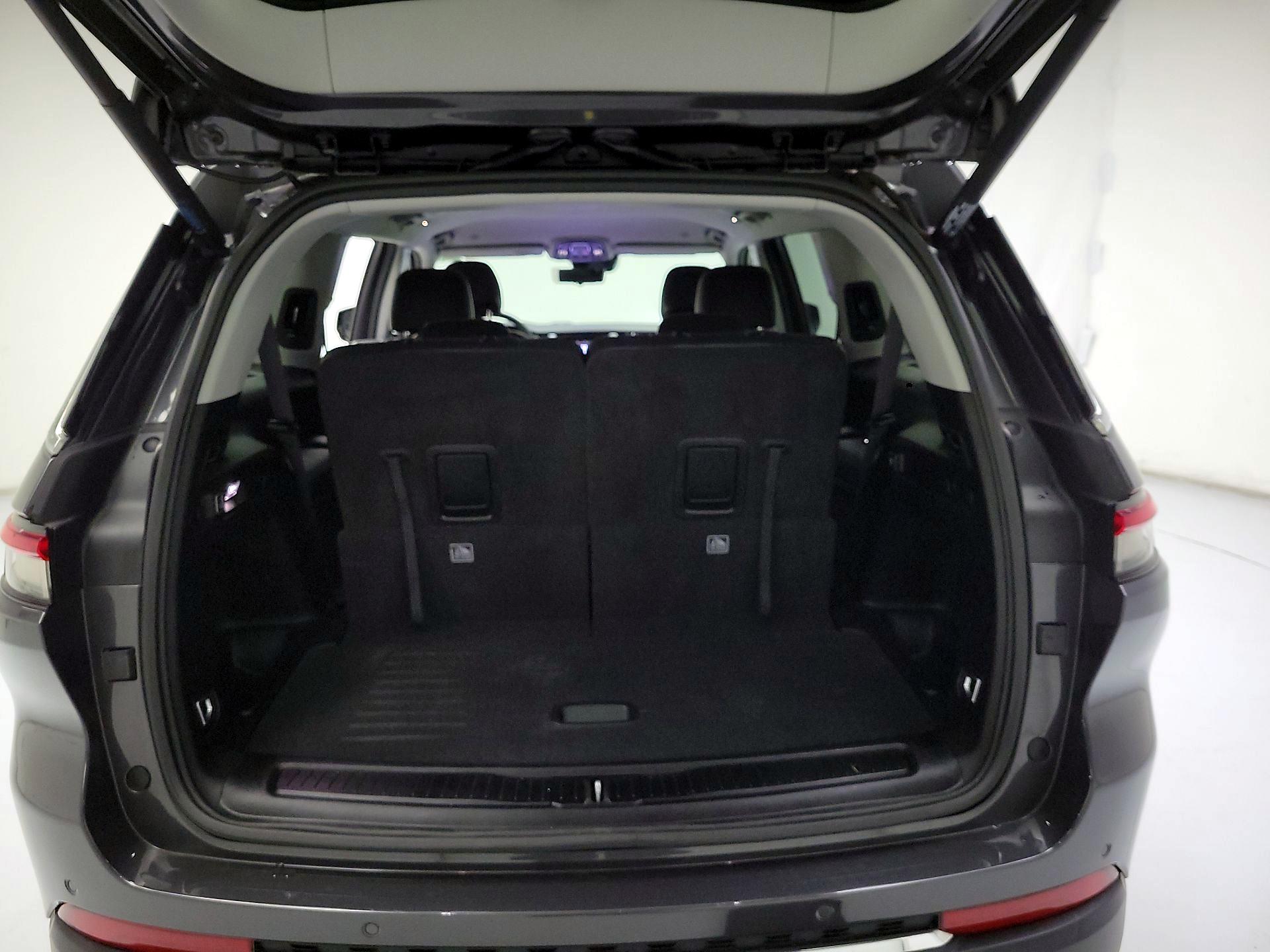 Thumbnail: 2023 Jeep Grand Cherokee L - 20