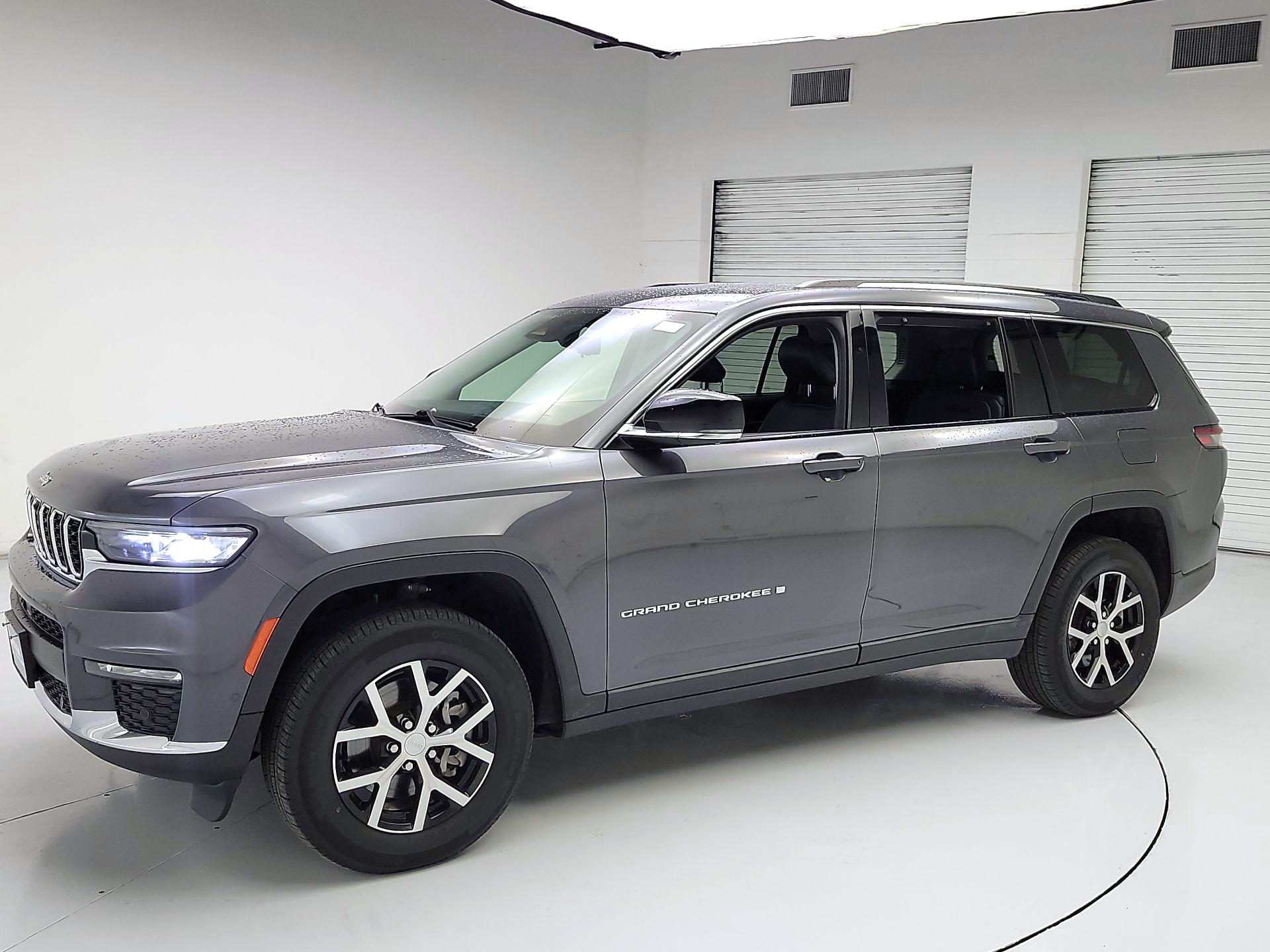 Thumbnail: 2023 Jeep Grand Cherokee L - 3