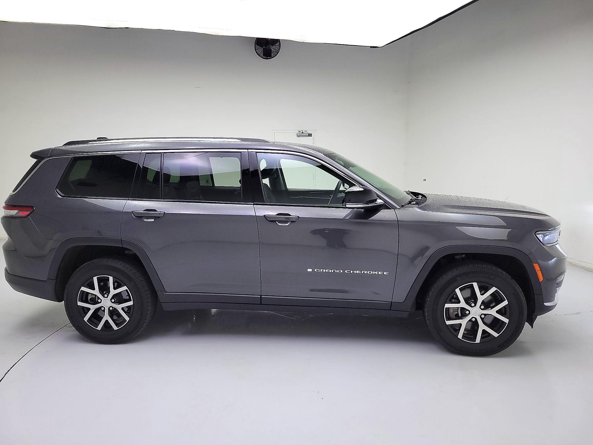 Thumbnail: 2023 Jeep Grand Cherokee L - 4