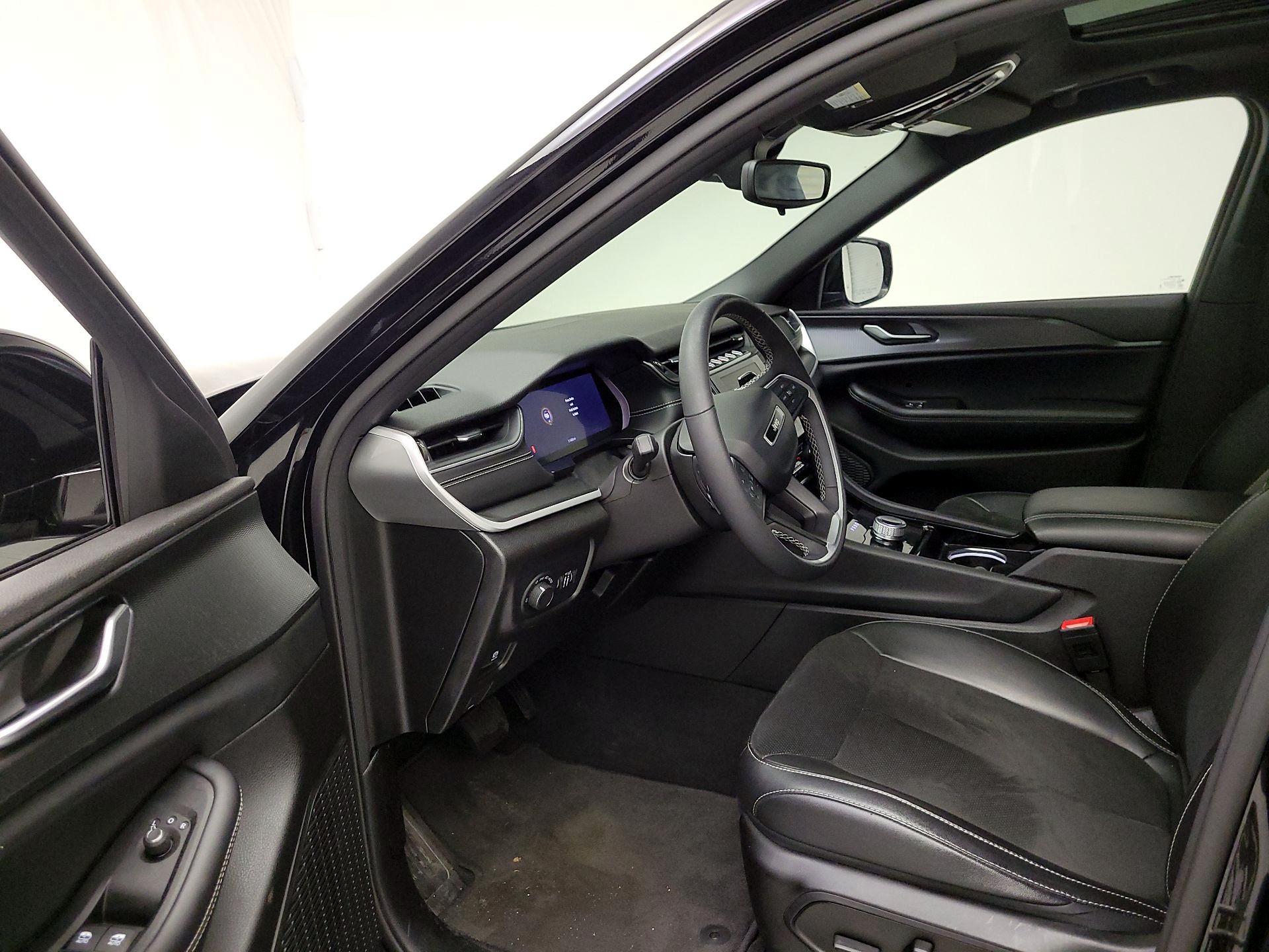 Thumbnail: 2023 Jeep Grand Cherokee L - 9