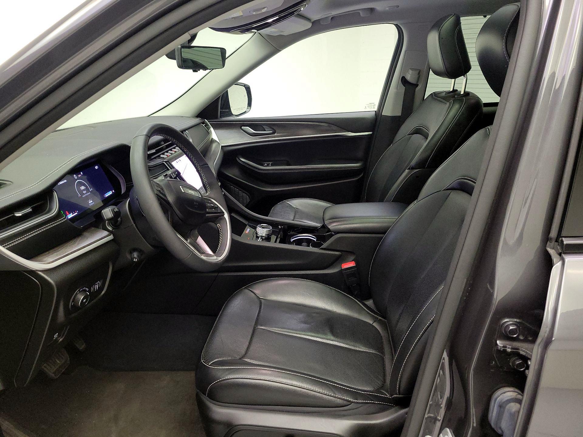 Thumbnail: 2023 Jeep Grand Cherokee L - 9