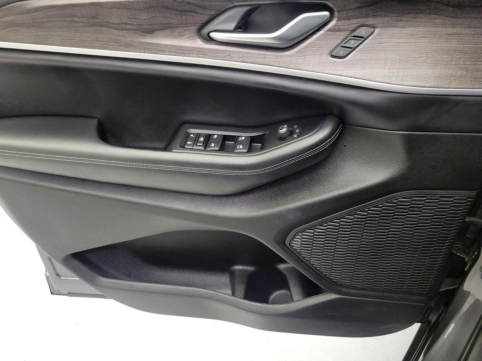 Thumbnail: 2023 Jeep Grand Cherokee L - 10