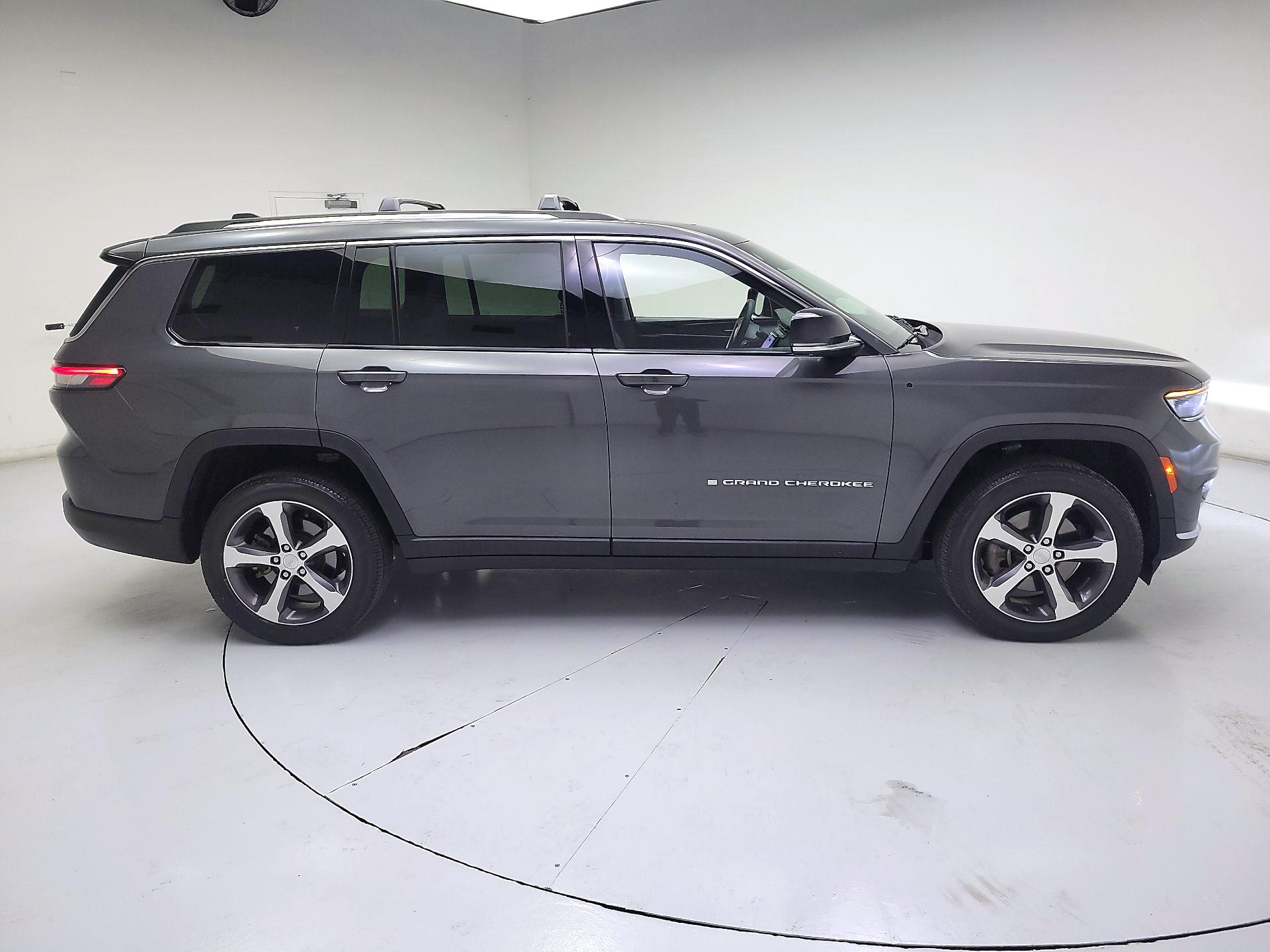 Thumbnail: 2023 Jeep Grand Cherokee L - 4