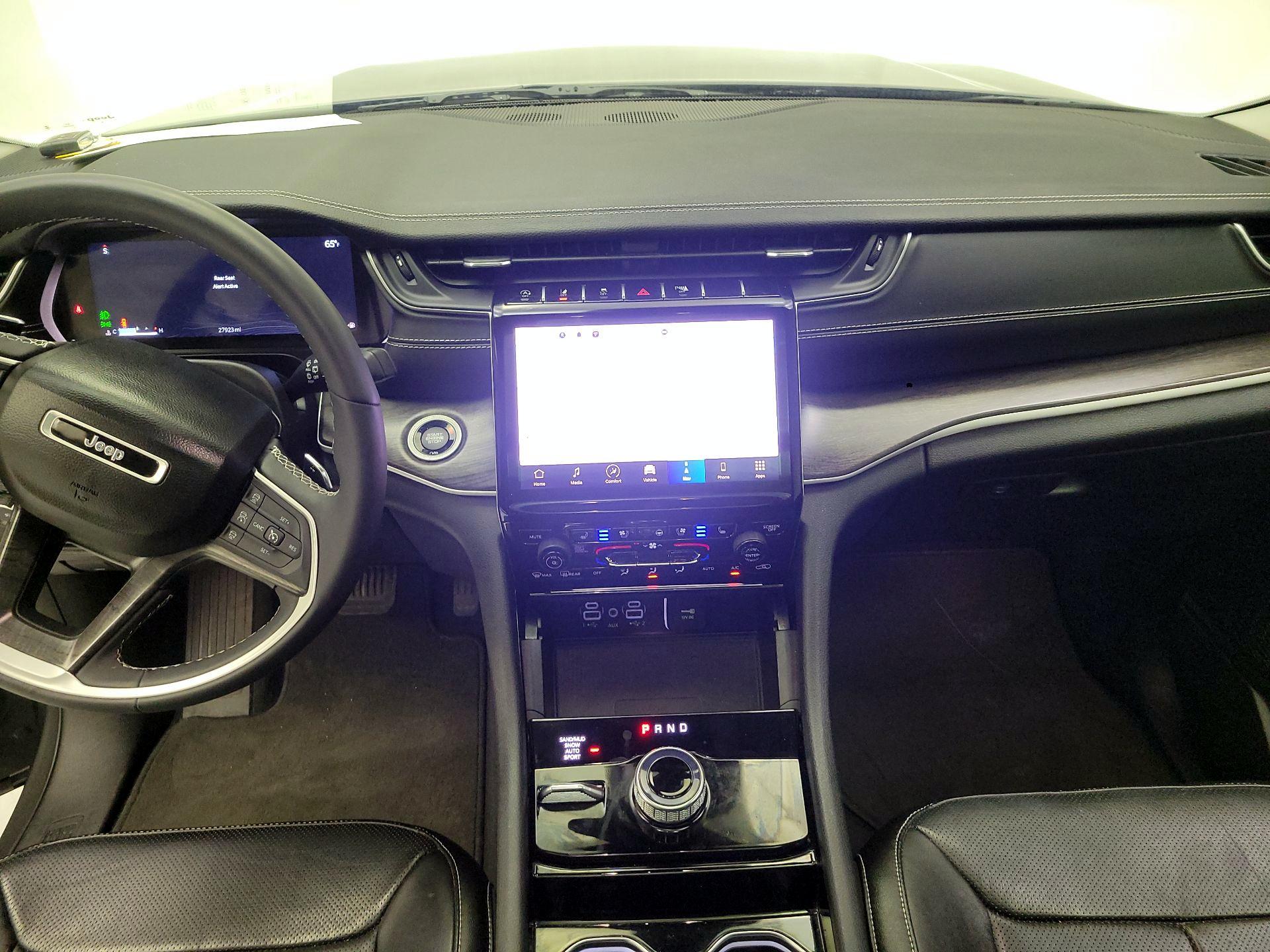 Thumbnail: 2023 Jeep Grand Cherokee L - 8