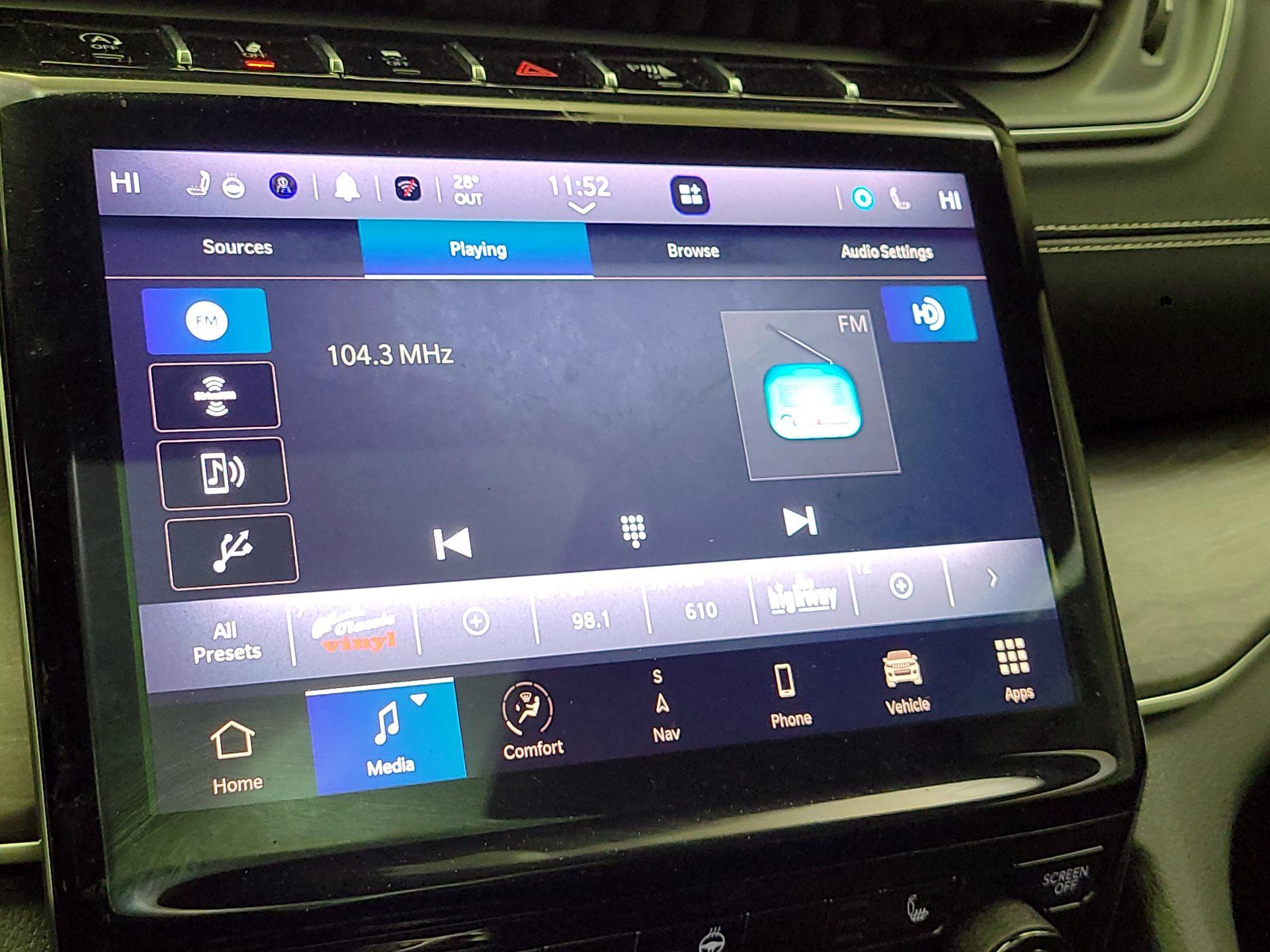 Thumbnail: 2023 Jeep Grand Cherokee - 14