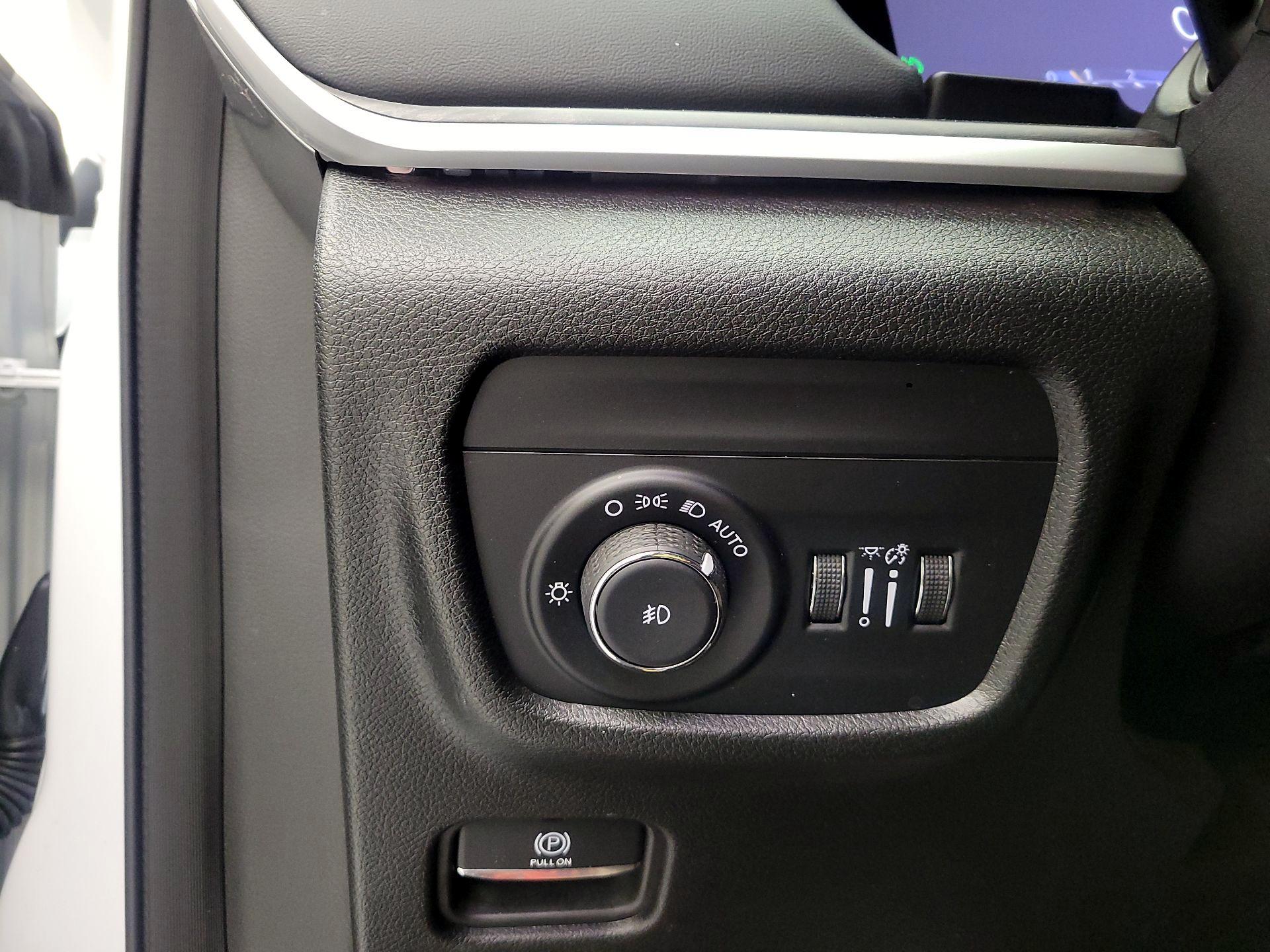 Thumbnail: 2023 Jeep Grand Cherokee L - 11